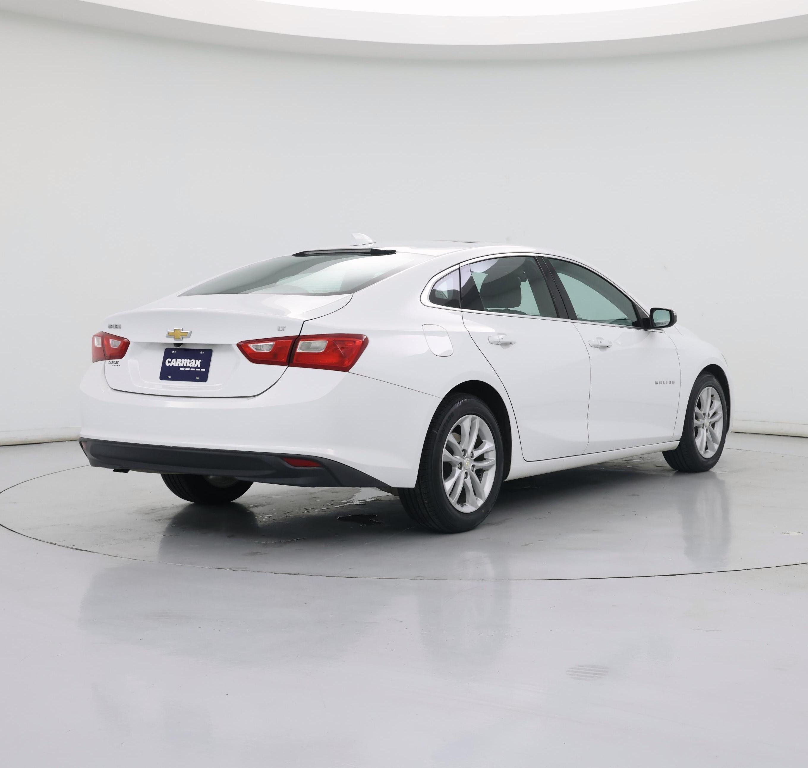 Thumbnail: 2018 Chevrolet Malibu - 8