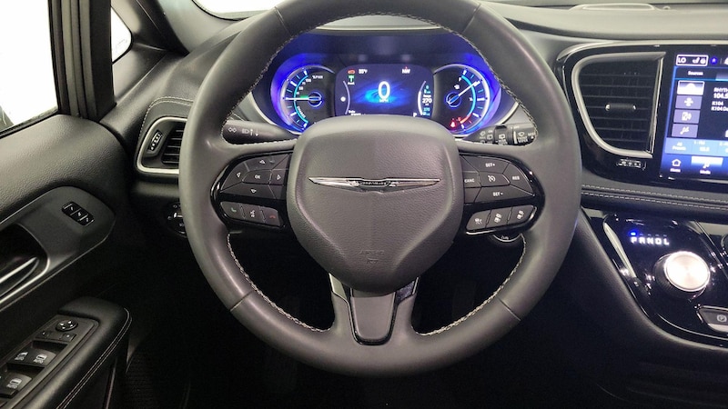 2022 Chrysler Pacifica Hybrid Touring L 10