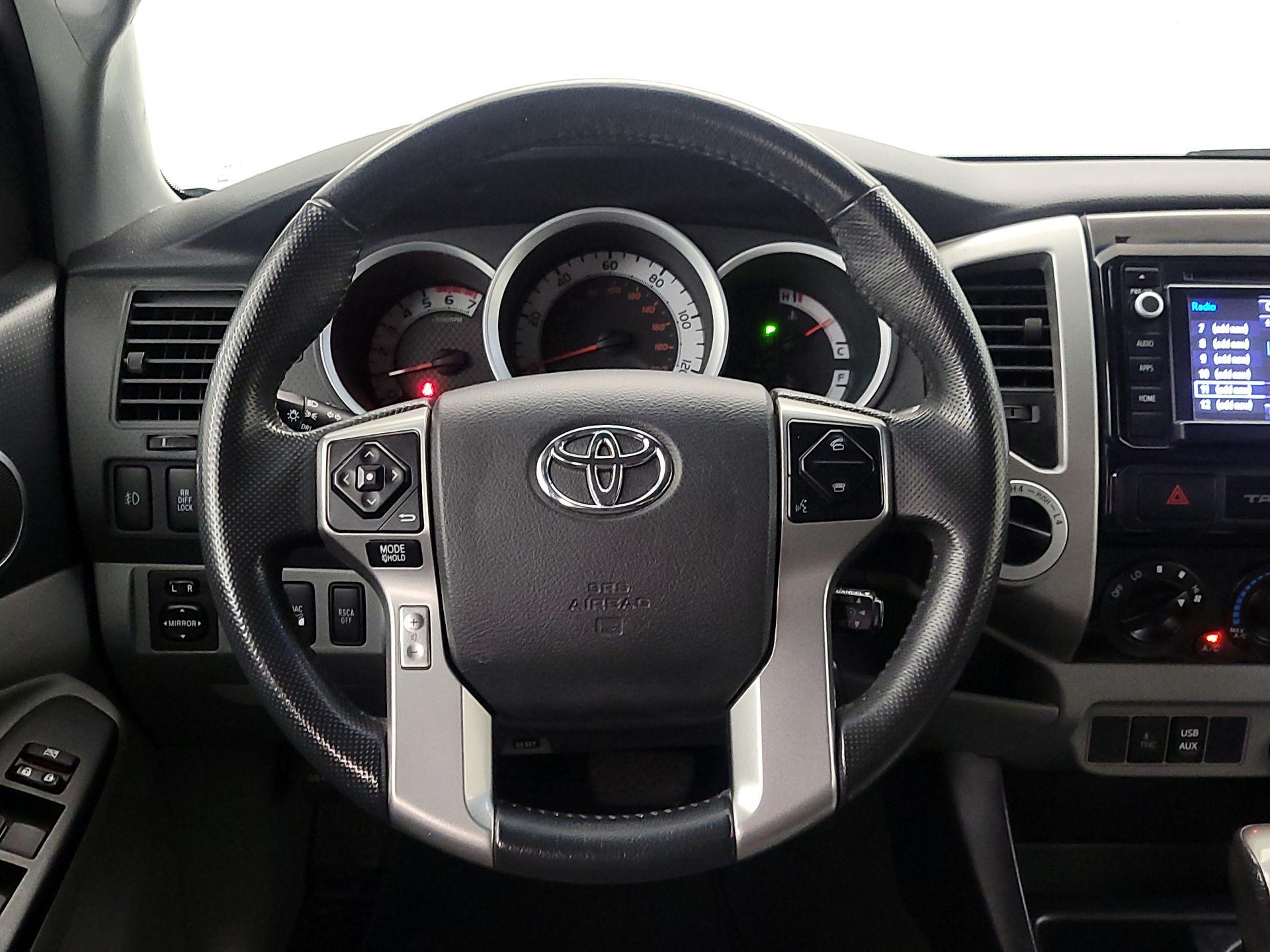 Thumbnail: 2015 Toyota Tacoma - 10
