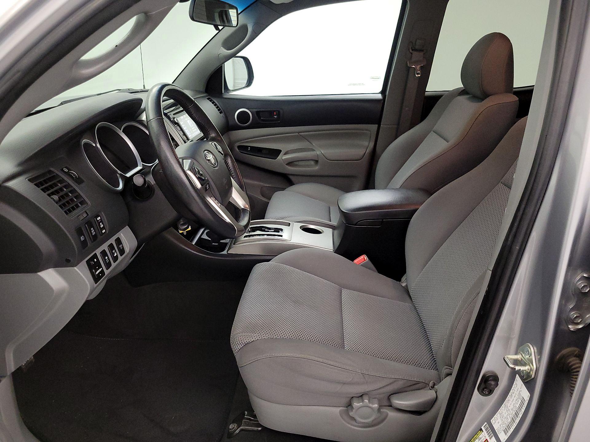 Thumbnail: 2015 Toyota Tacoma - 11