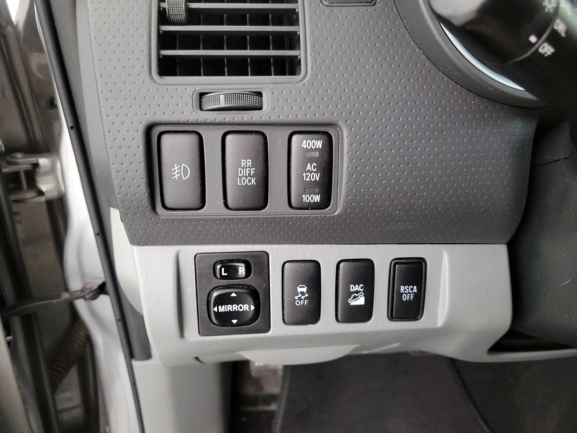 Thumbnail: 2015 Toyota Tacoma - 12