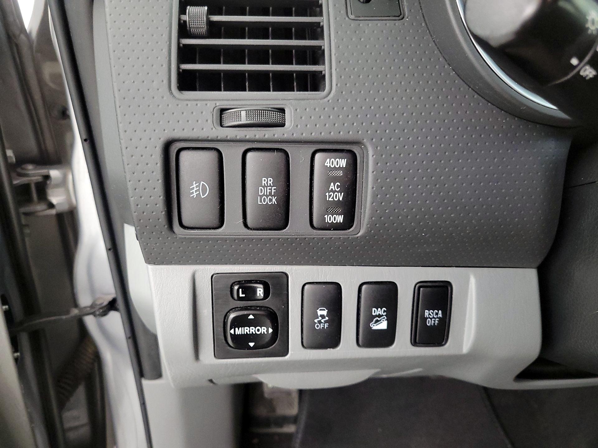 Thumbnail: 2015 Toyota Tacoma - 14