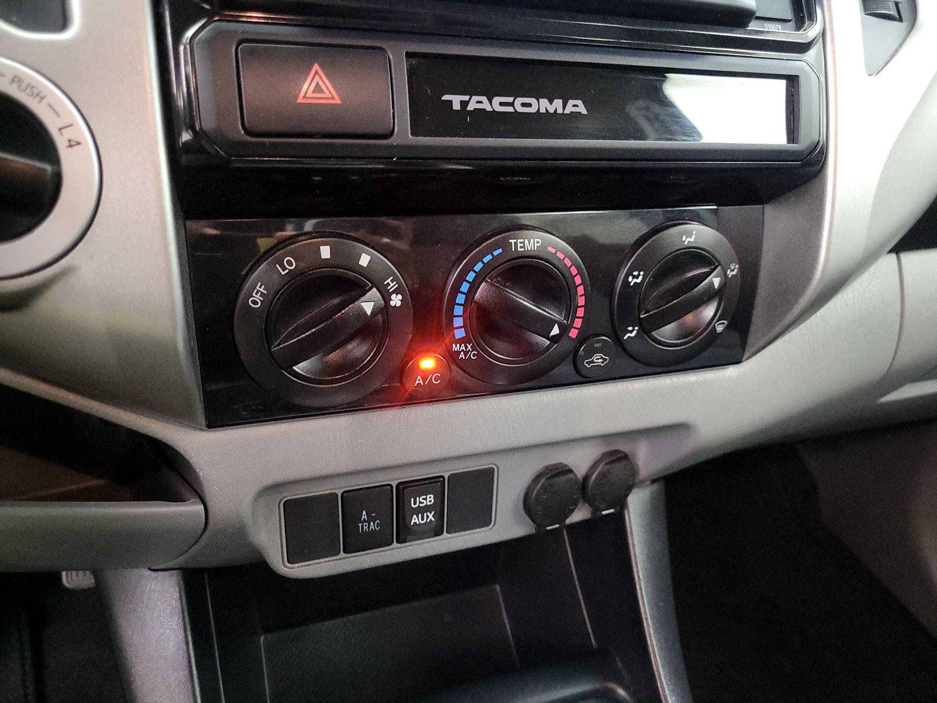 Thumbnail: 2015 Toyota Tacoma - 17