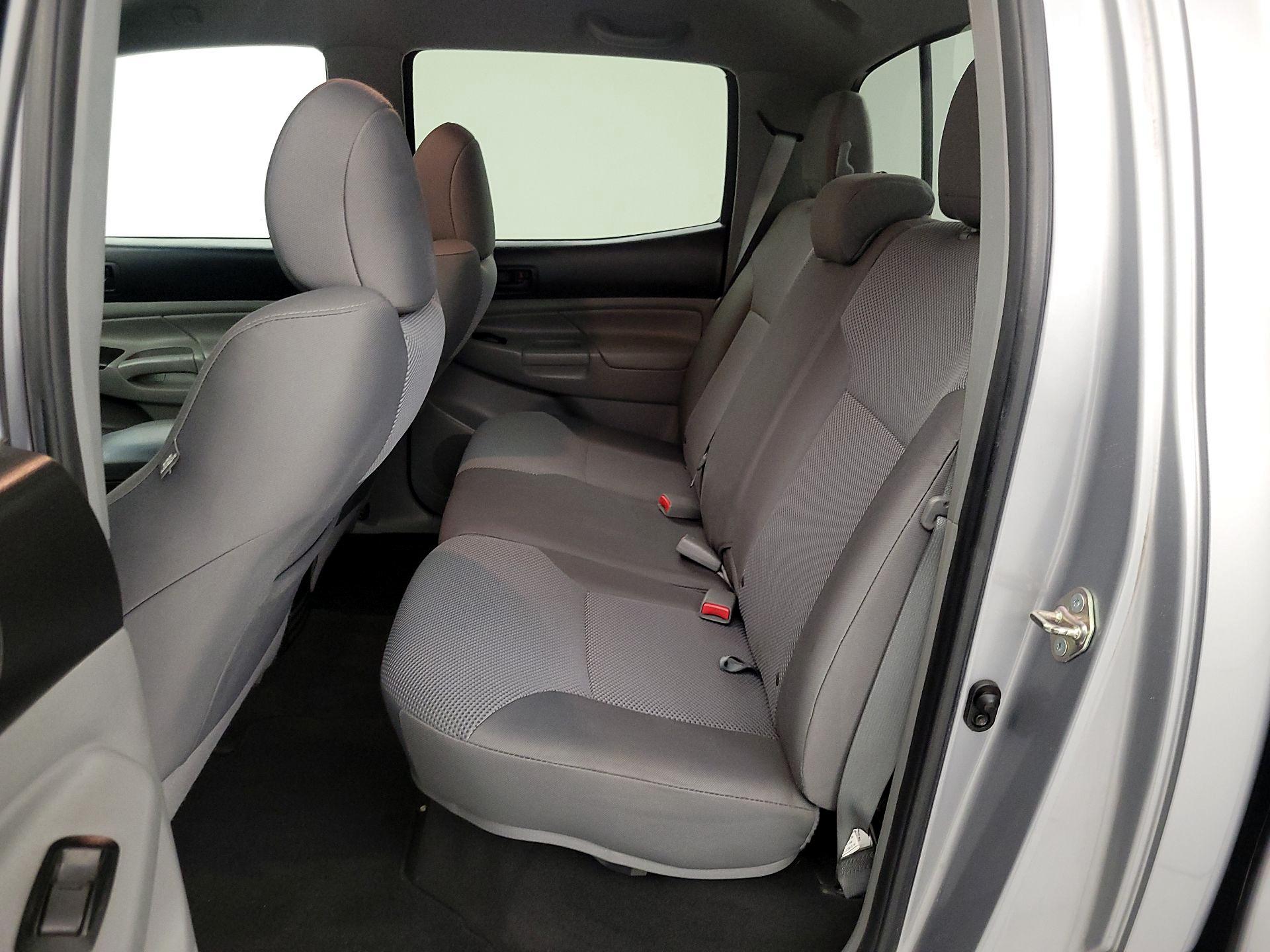 Thumbnail: 2015 Toyota Tacoma - 20