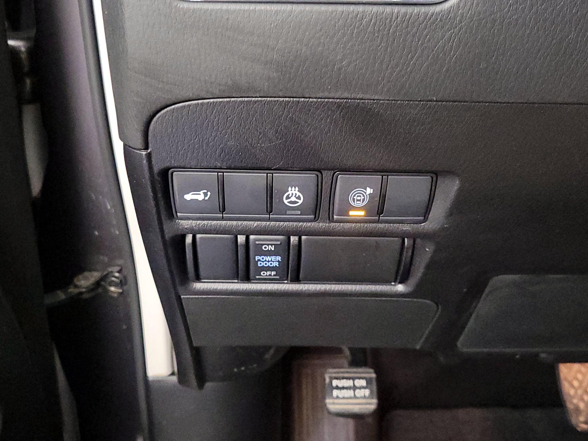 Thumbnail: 2023 INFINITI QX80 - 13