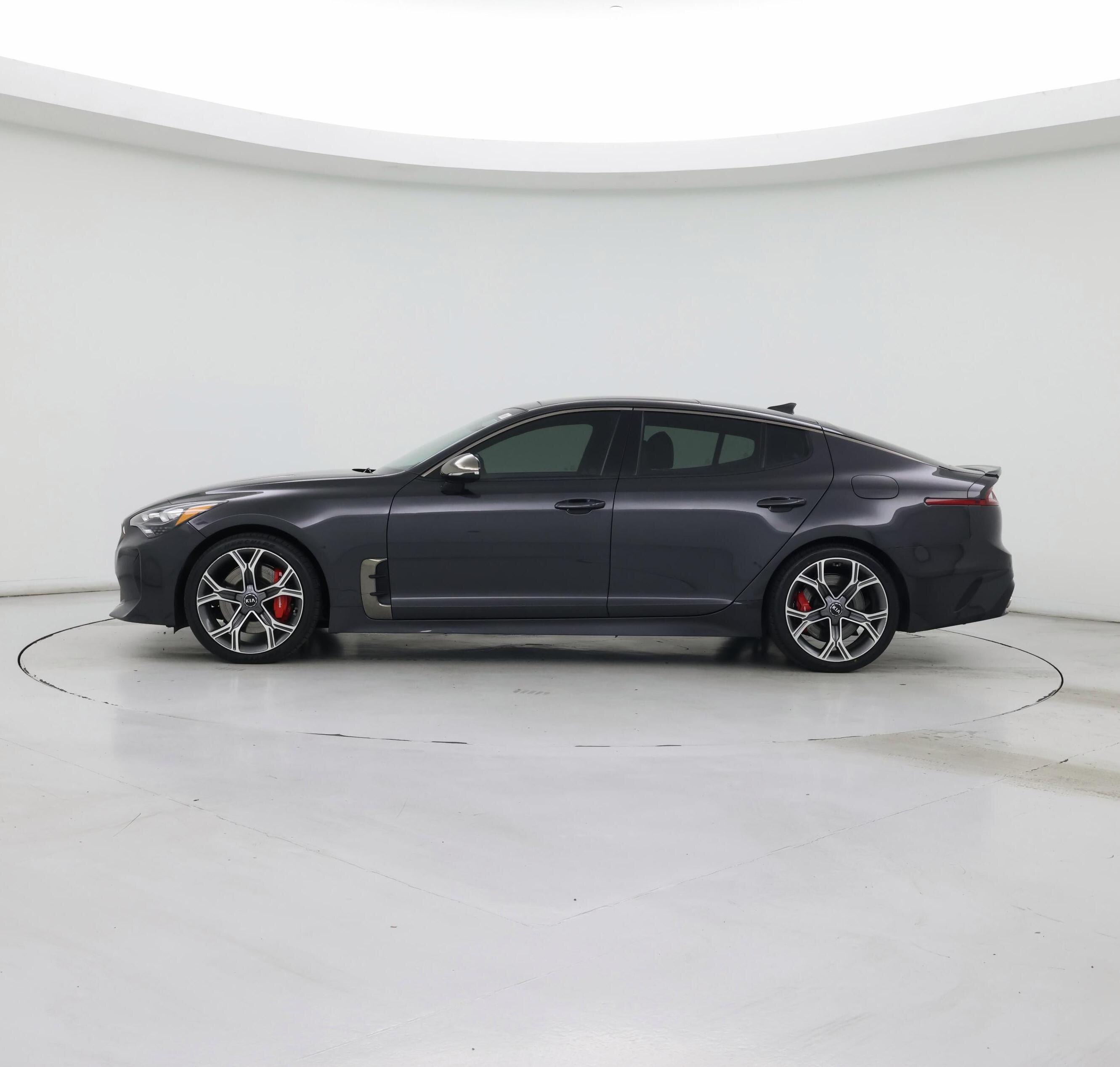 Thumbnail: 2020 Kia Stinger - 3