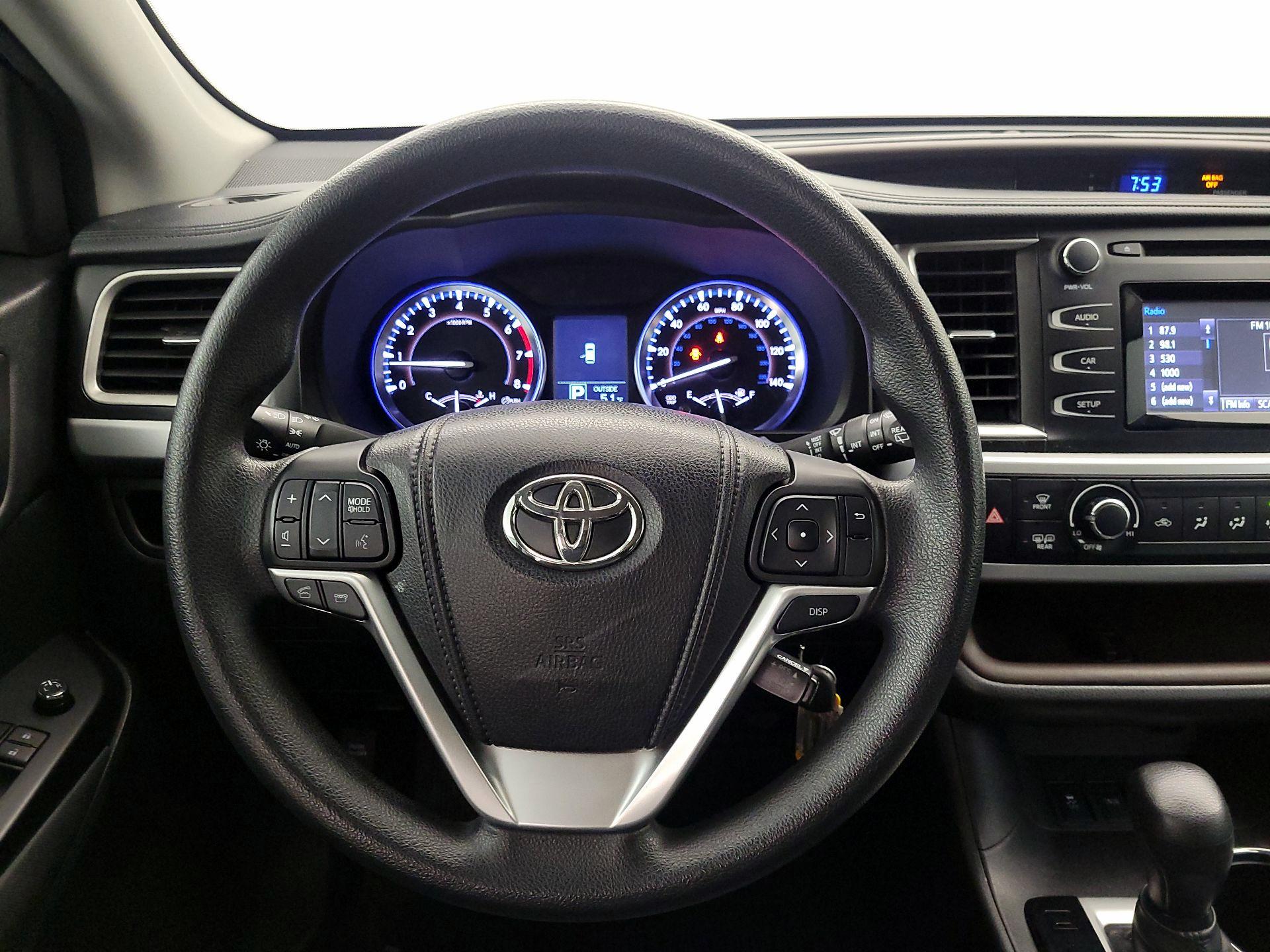 Thumbnail: 2014 Toyota Highlander - 10