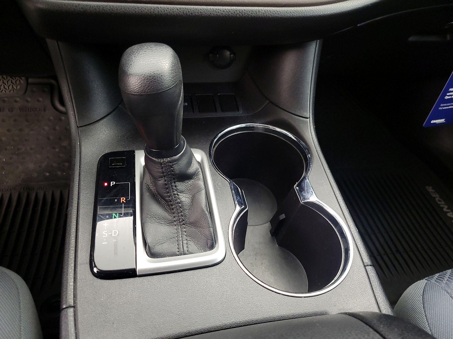 Thumbnail: 2014 Toyota Highlander - 17