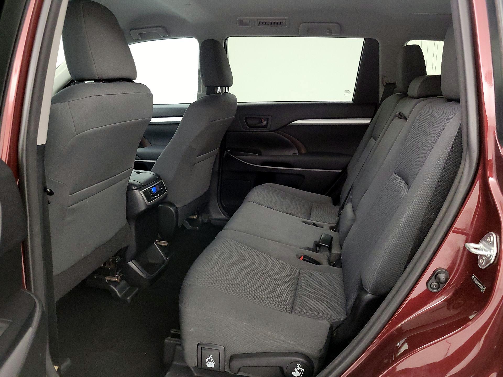 Thumbnail: 2014 Toyota Highlander - 19
