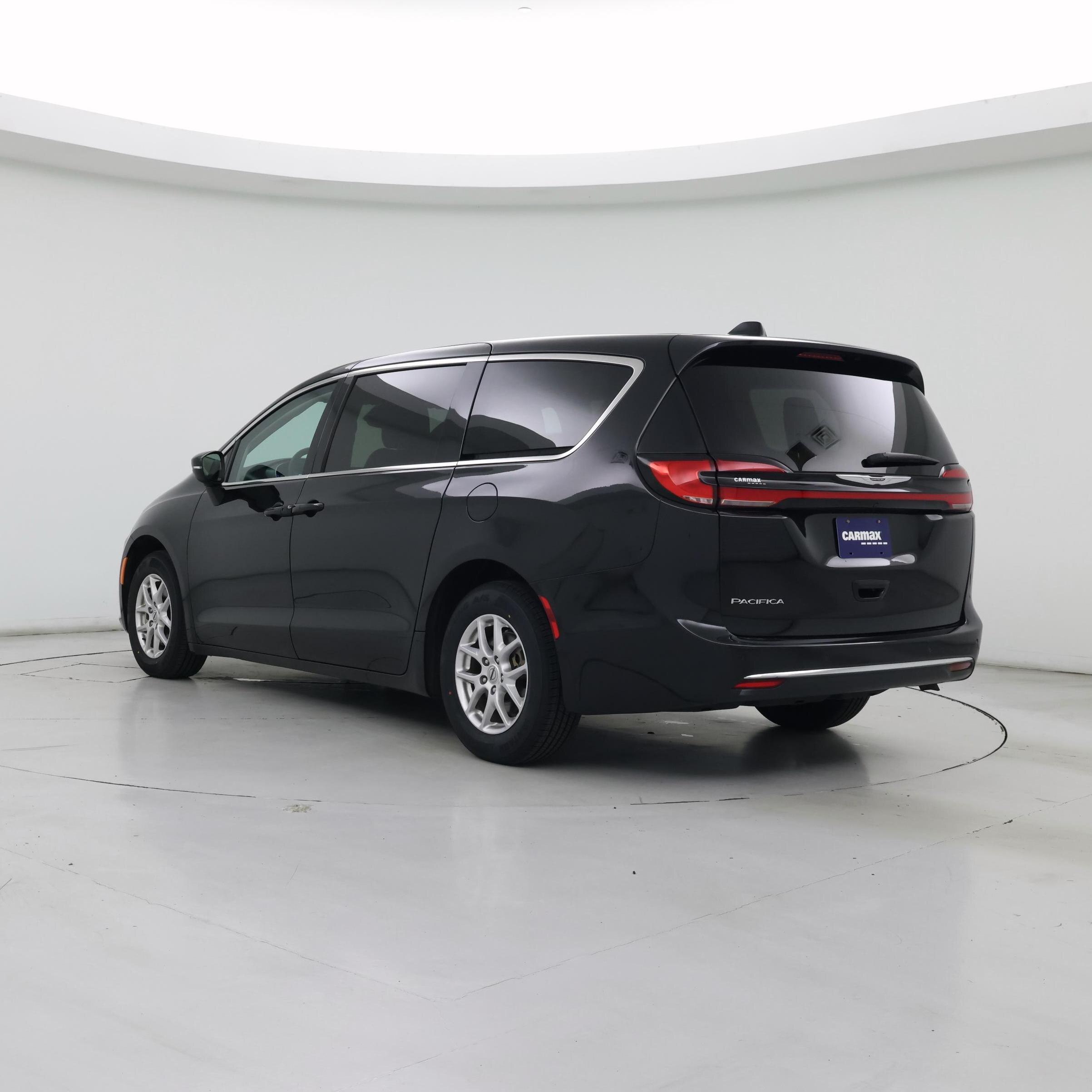 Thumbnail: 2023 Chrysler Pacifica - 2