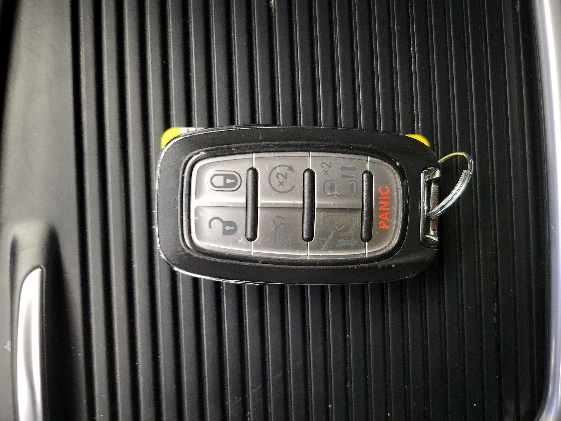Thumbnail: 2023 Chrysler Pacifica - 20