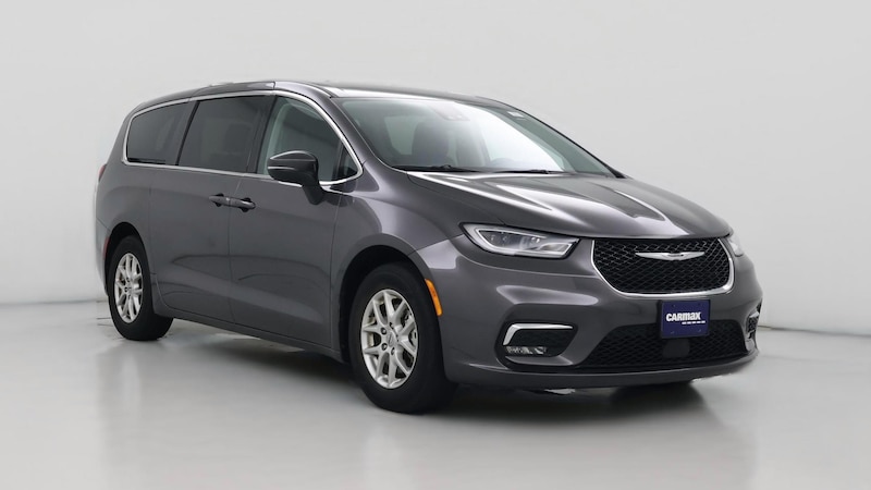 2023 Chrysler Pacifica Touring L Hero Image