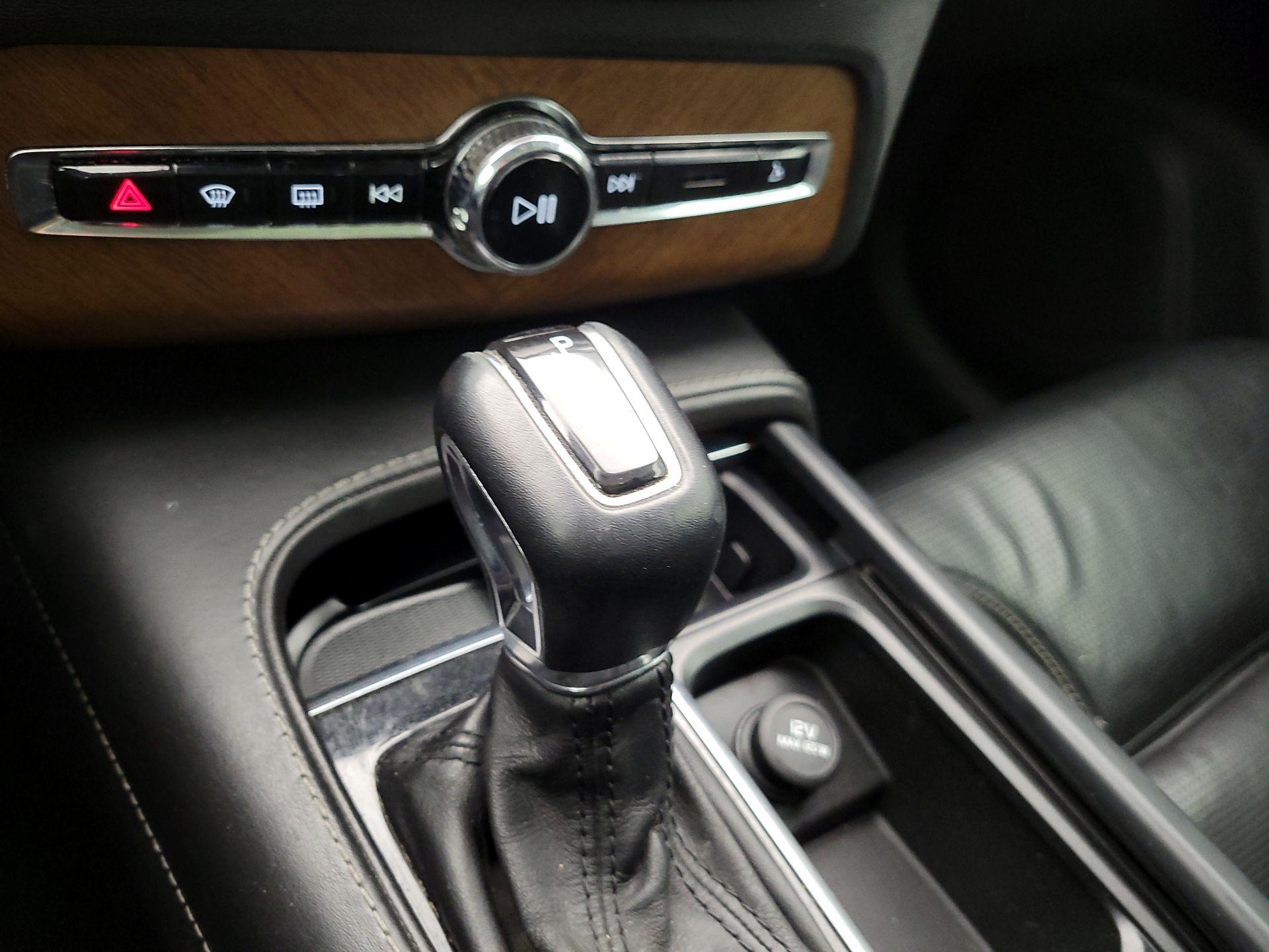 Thumbnail: 2016 Volvo XC90 - 17