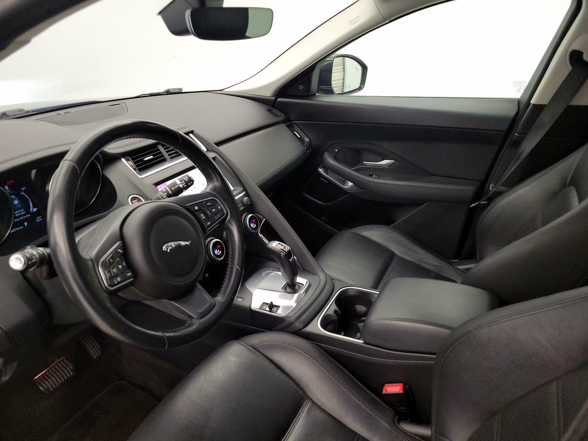 Thumbnail: 2018 Jaguar E-Pace - 11