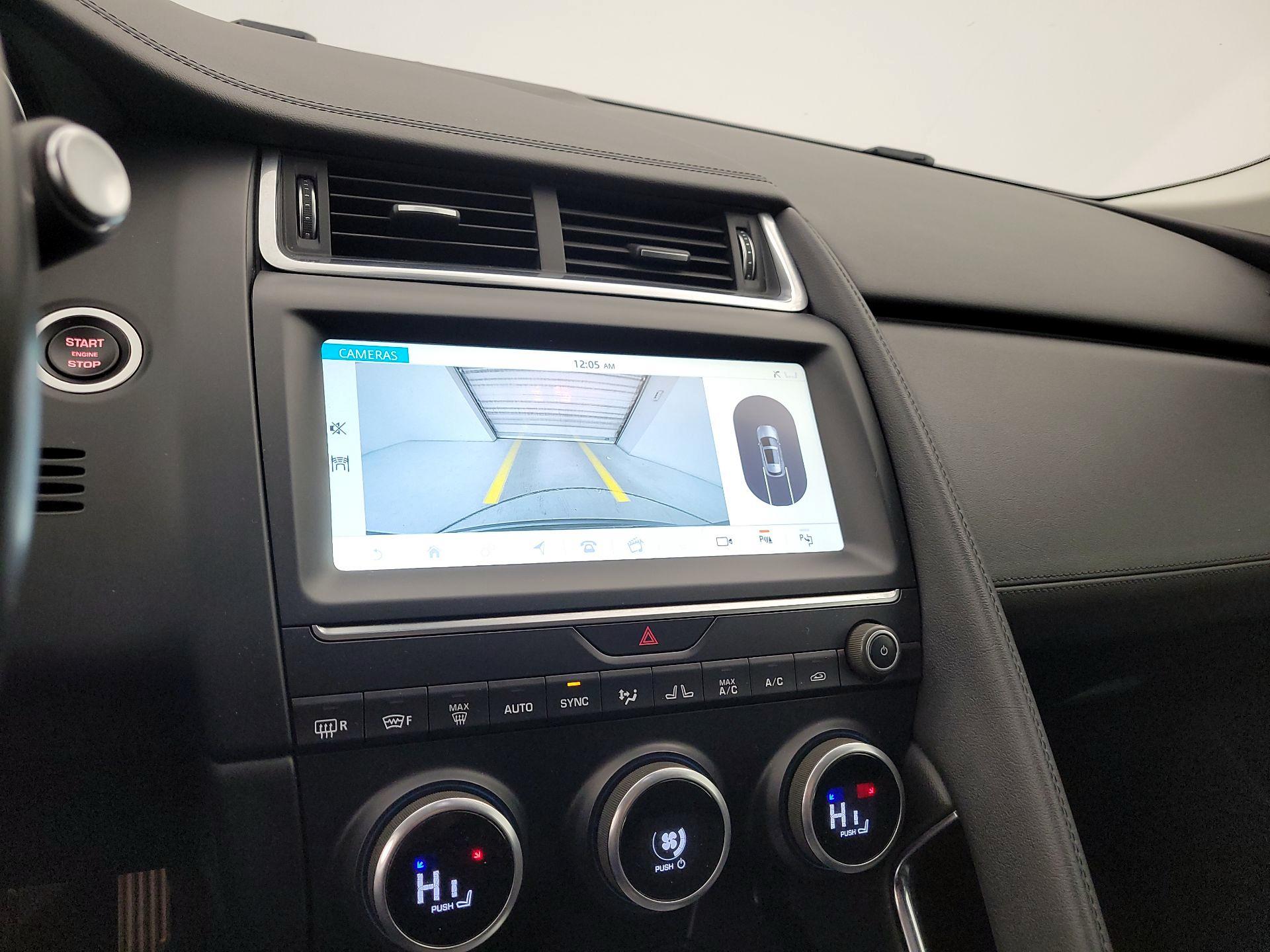 Thumbnail: 2018 Jaguar E-Pace - 13