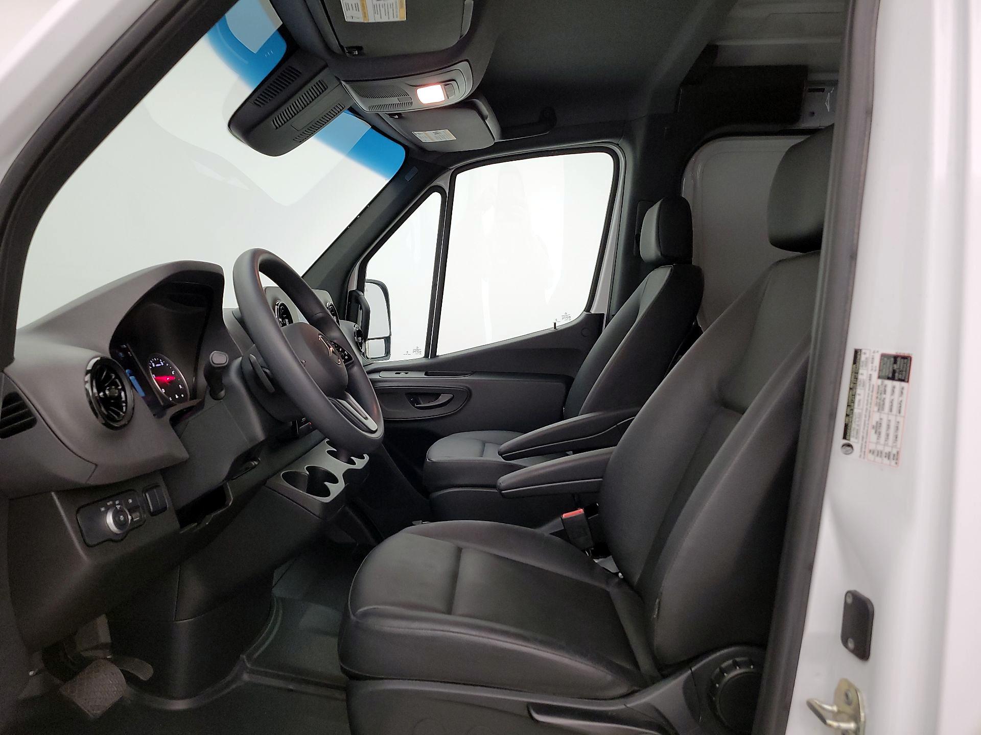 Thumbnail: 2024 Mercedes-Benz Sprinter - 11
