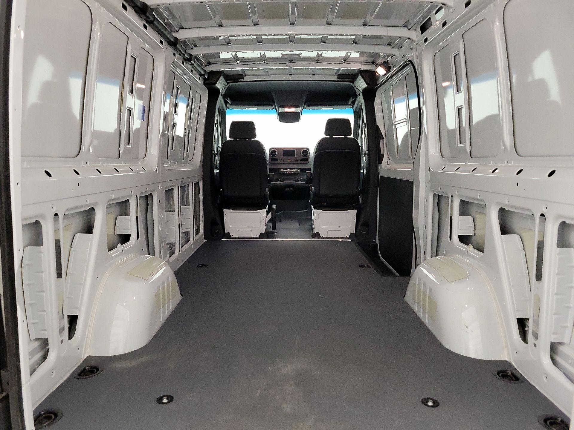 Thumbnail: 2024 Mercedes-Benz Sprinter - 19