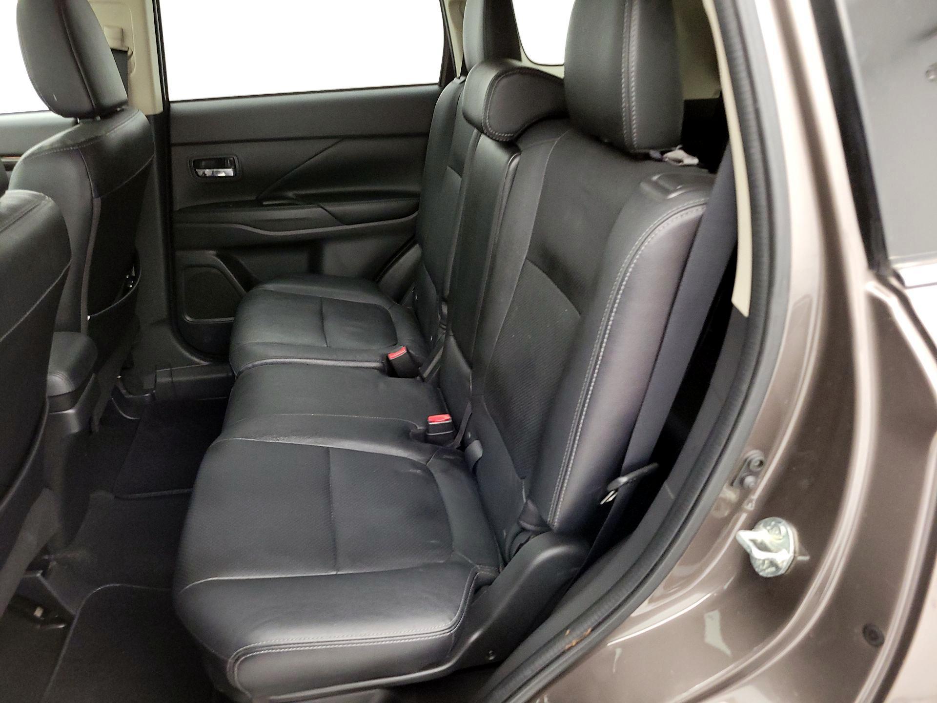 Thumbnail: 2017 Mitsubishi Outlander - 20