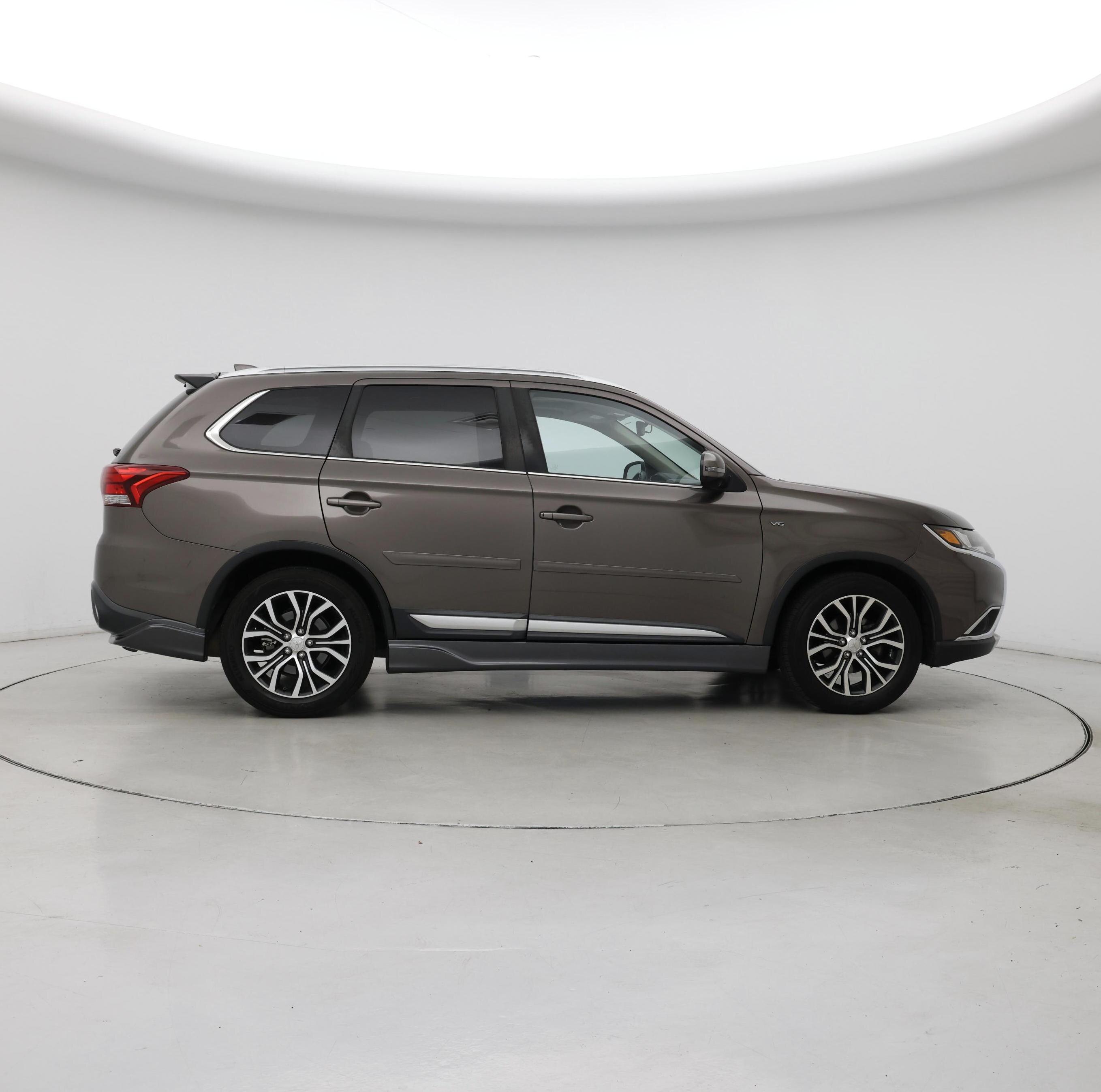 Thumbnail: 2017 Mitsubishi Outlander - 7