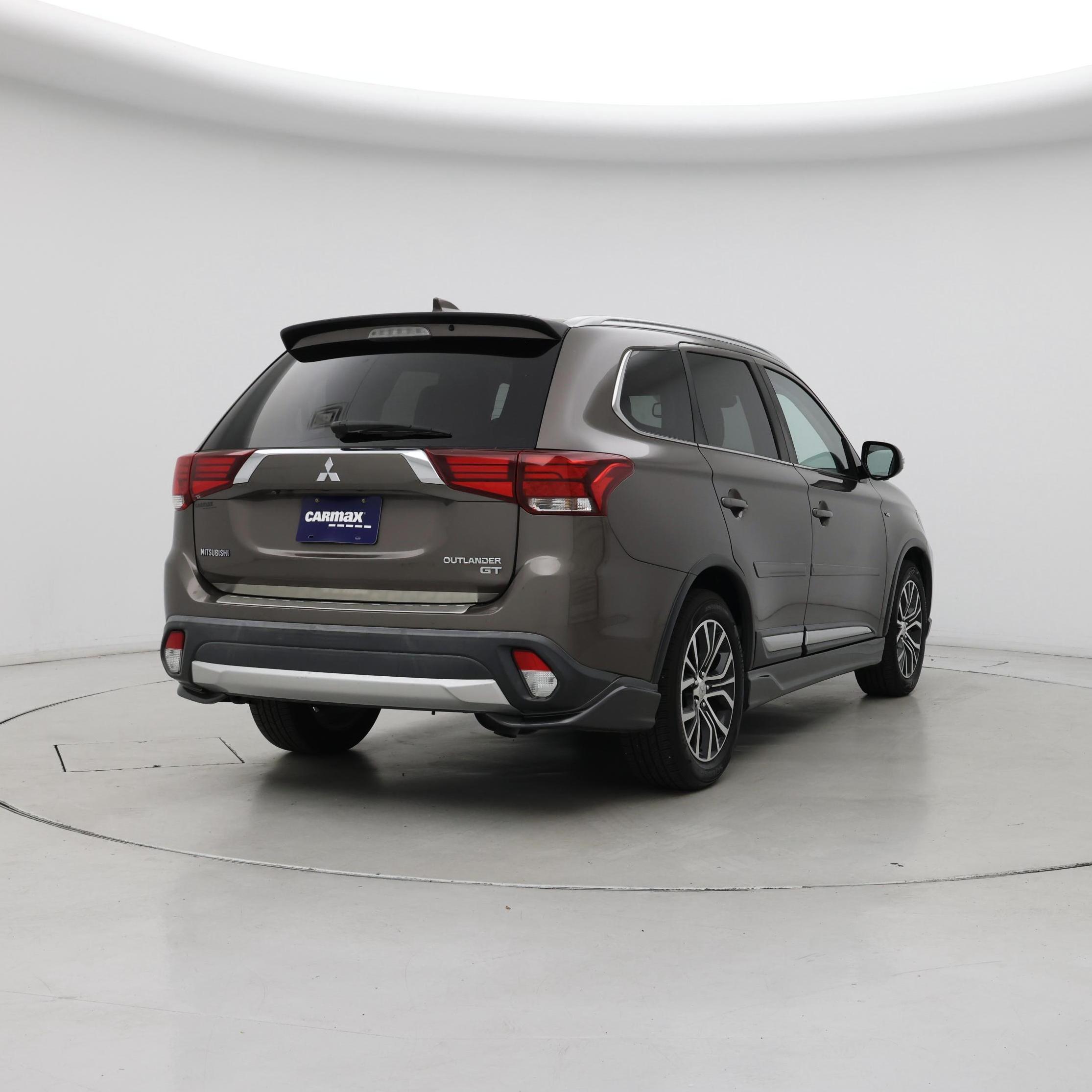 Thumbnail: 2017 Mitsubishi Outlander - 8