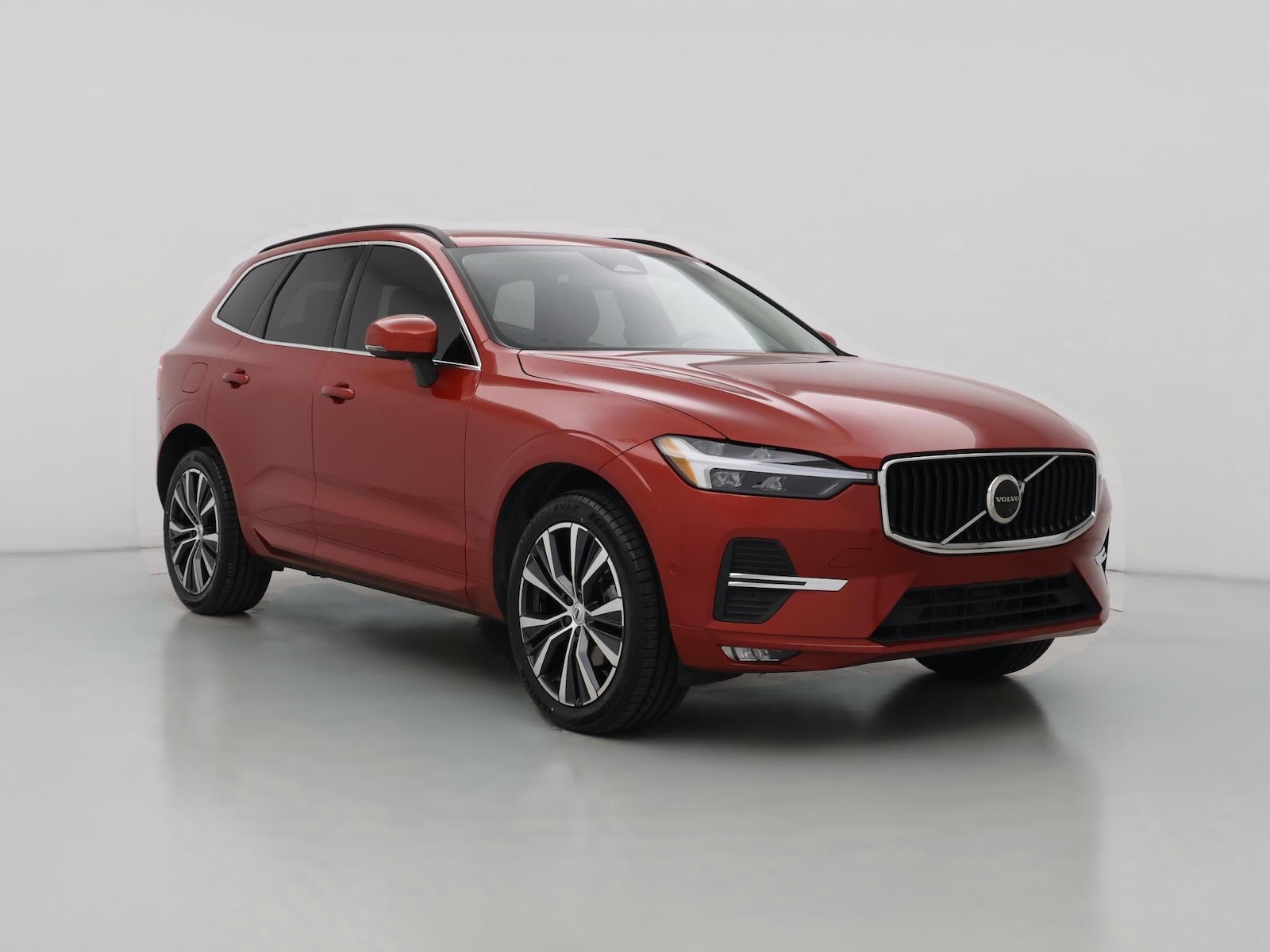 Image of 2022 Volvo XC60 B5 Momentum
