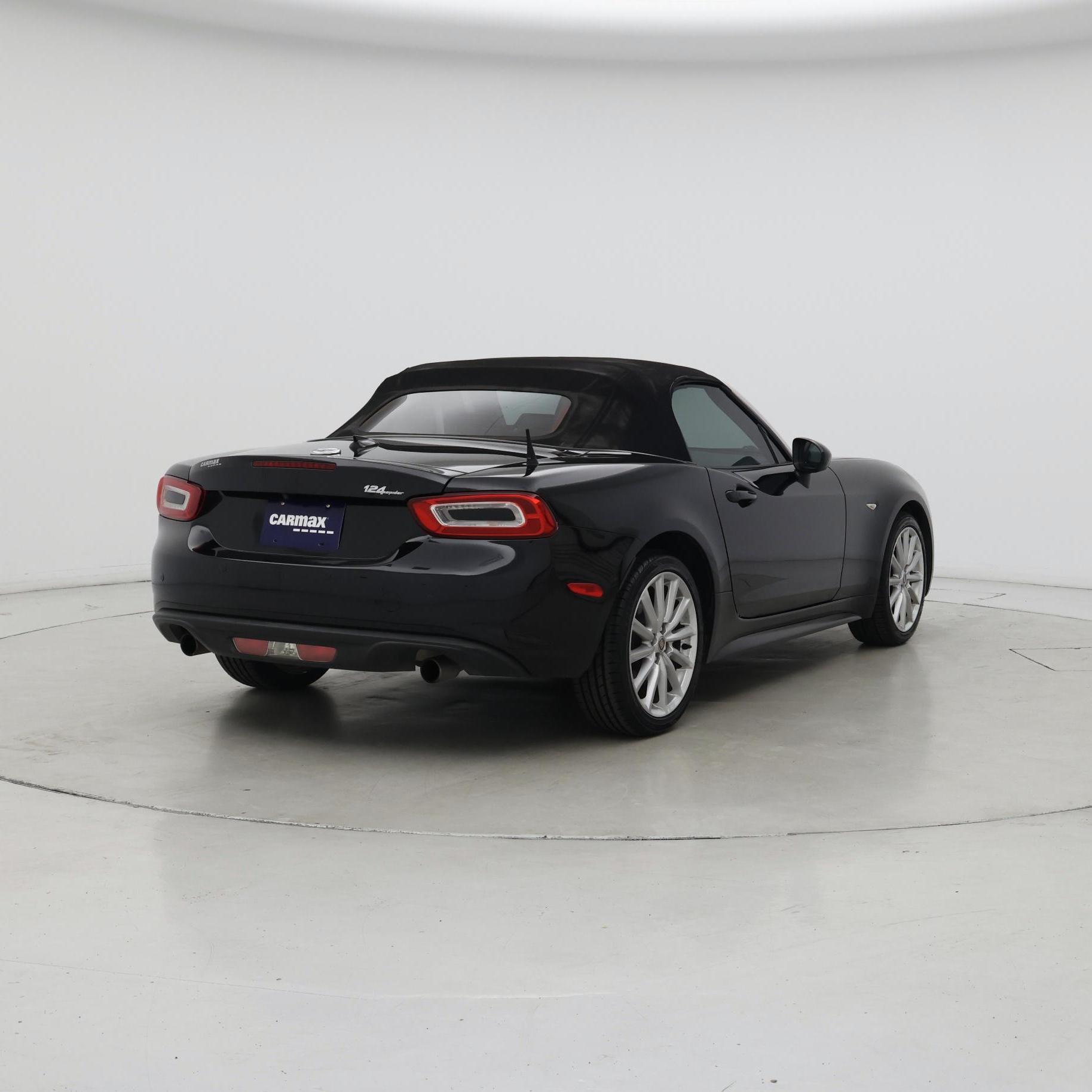 Thumbnail: 2017 Fiat 124 Spider - 8