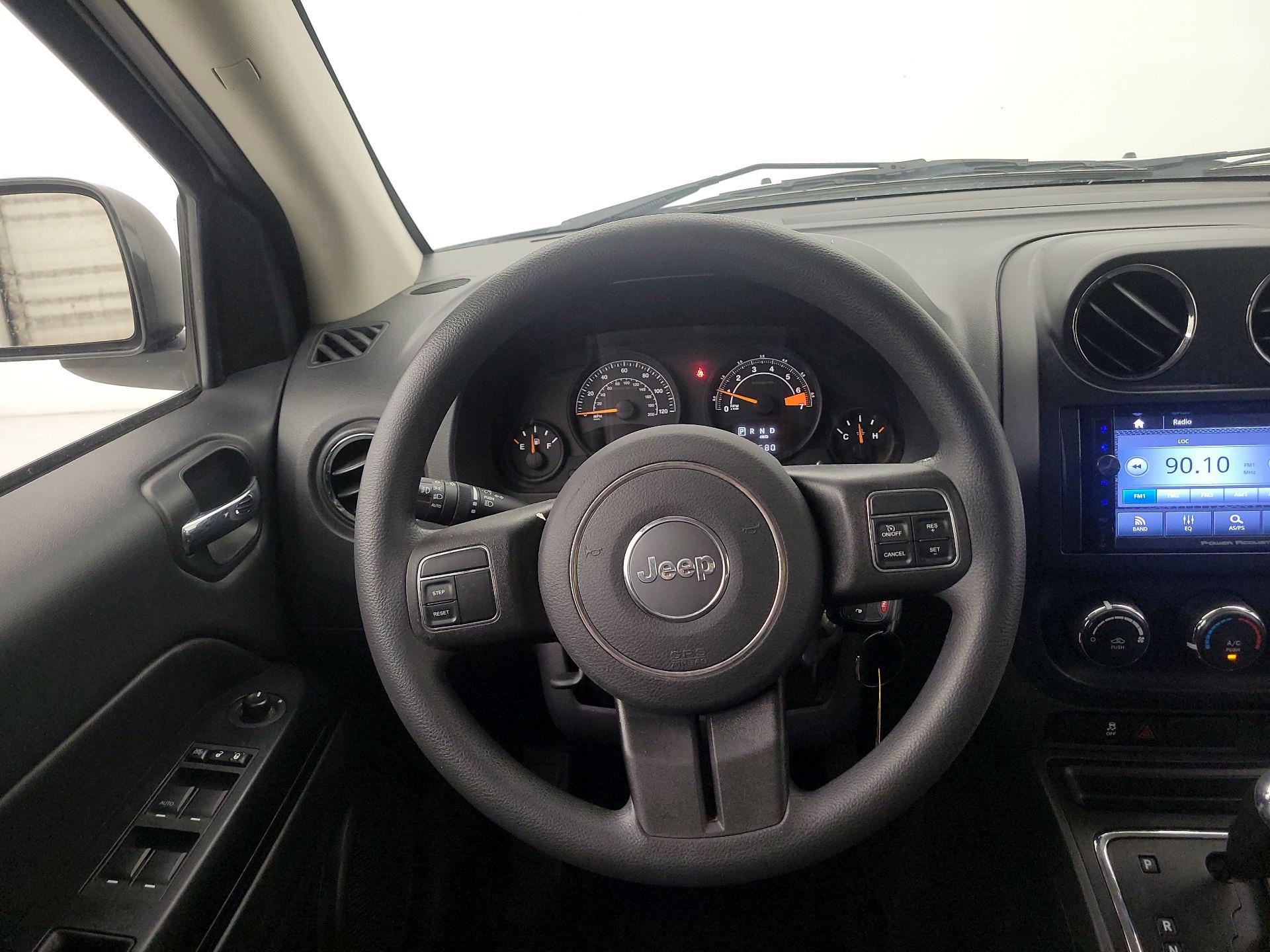 Thumbnail: 2017 Jeep Compass - 10