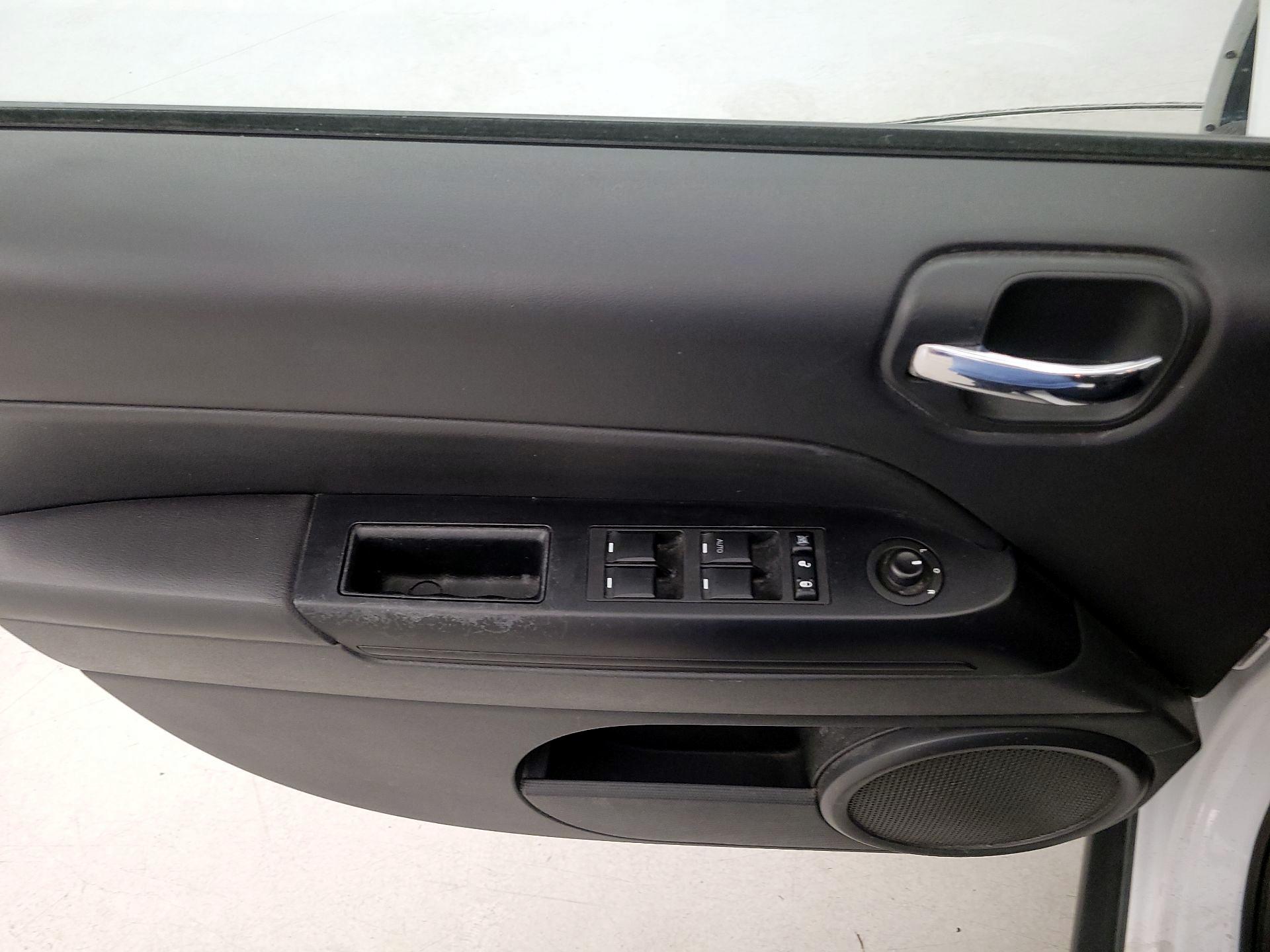 Thumbnail: 2017 Jeep Compass - 12
