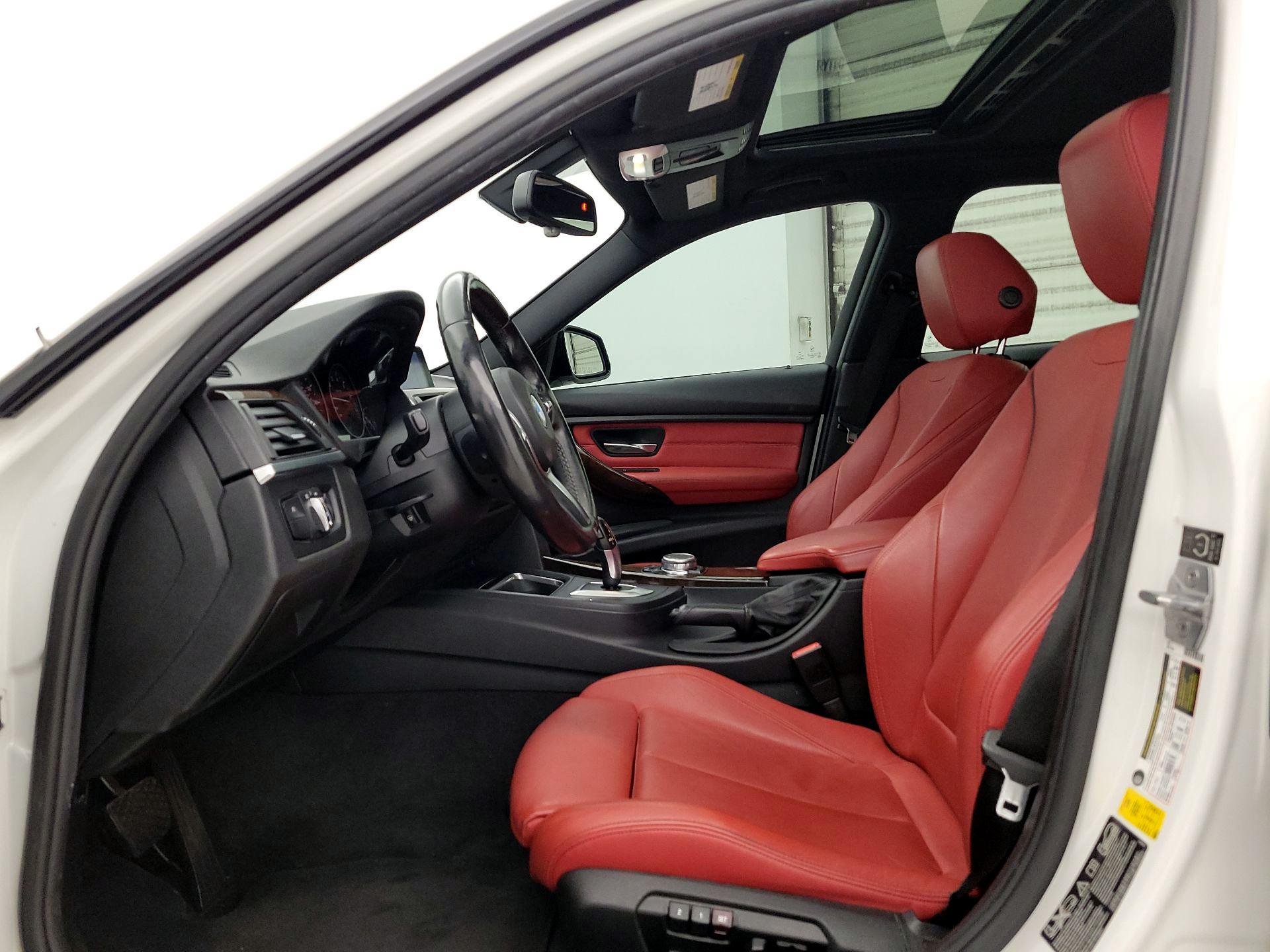 Thumbnail: 2015 BMW 3 Series - 11