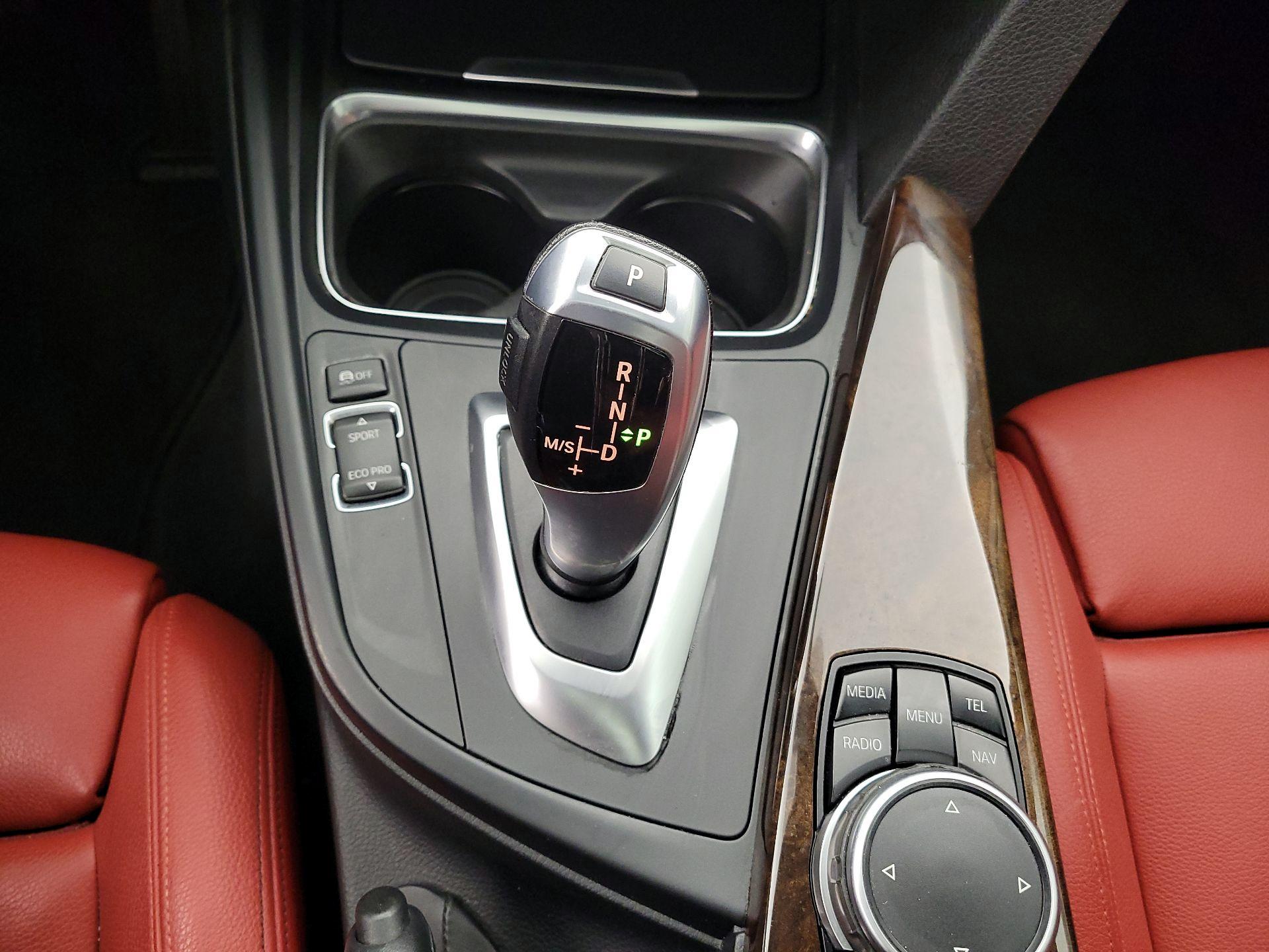 Thumbnail: 2015 BMW 3 Series - 17