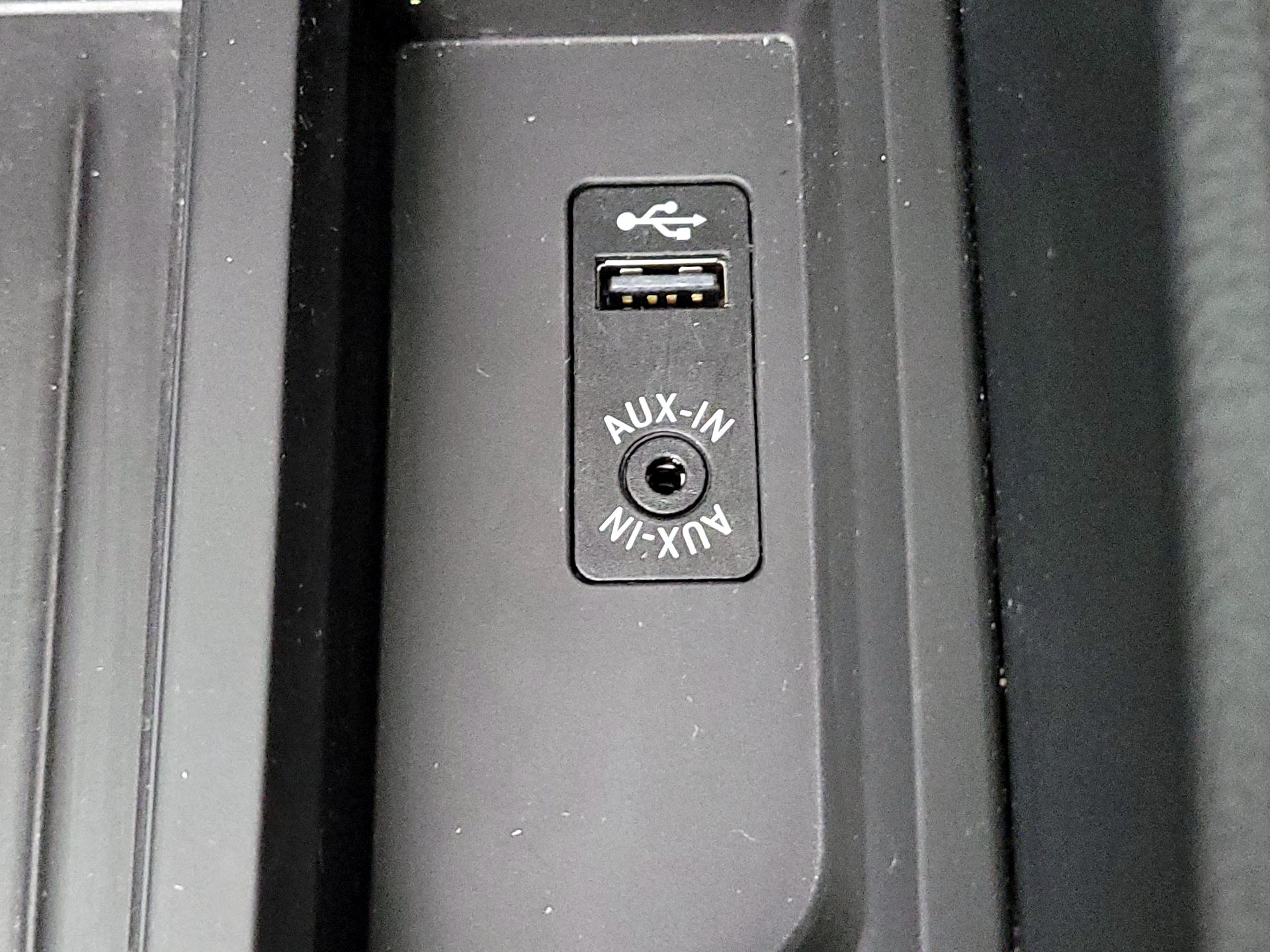 Thumbnail: 2015 BMW 3 Series - 18