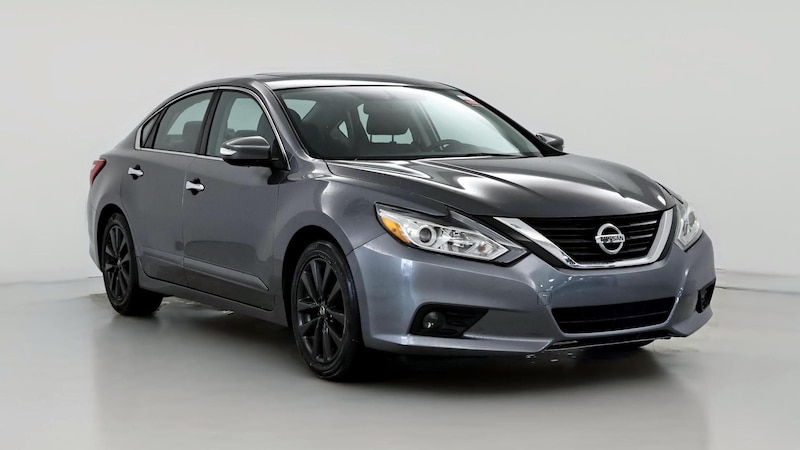 2016 Nissan Altima SL Hero Image