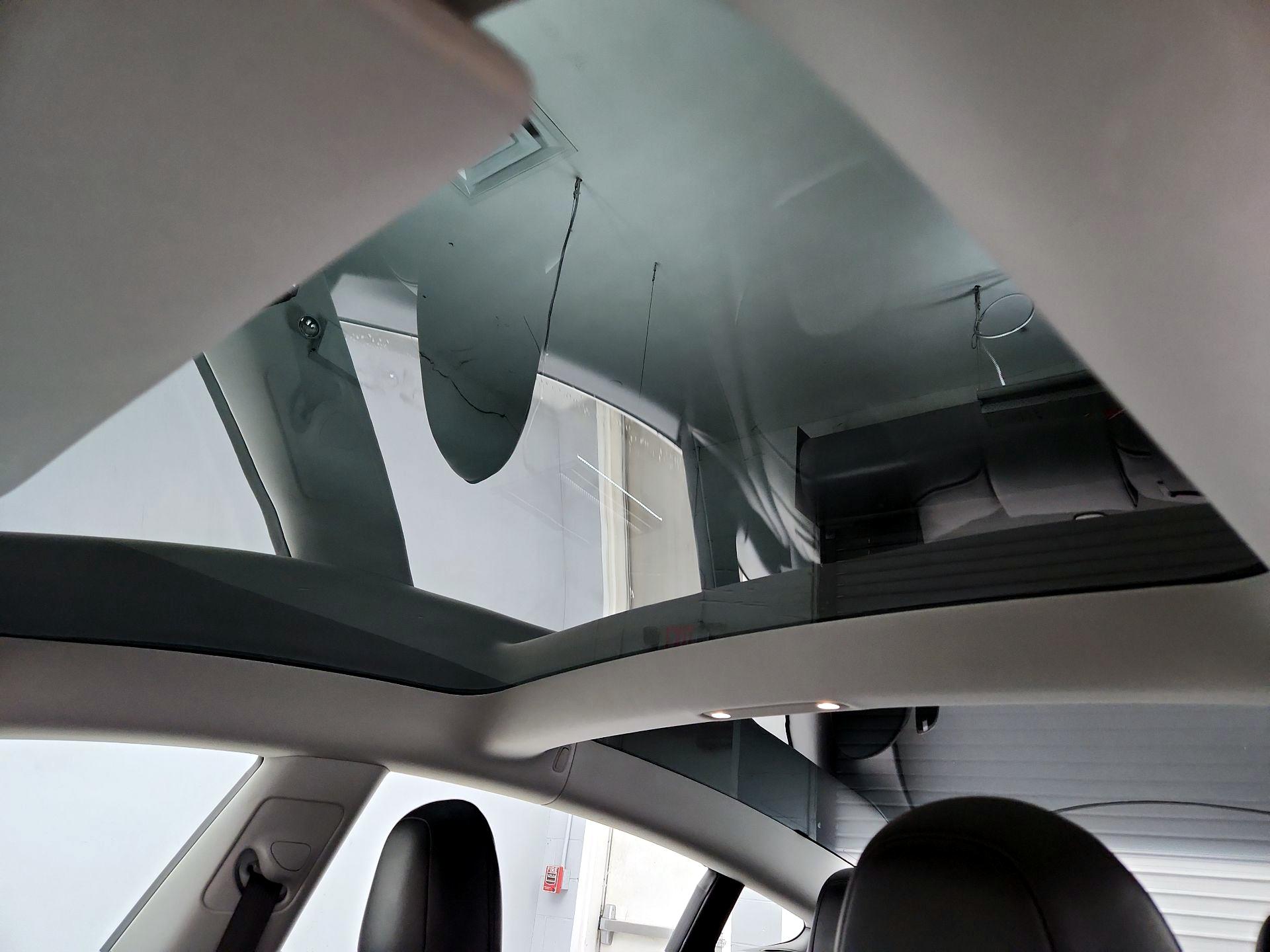 Thumbnail: 2018 Tesla Model 3 - 19