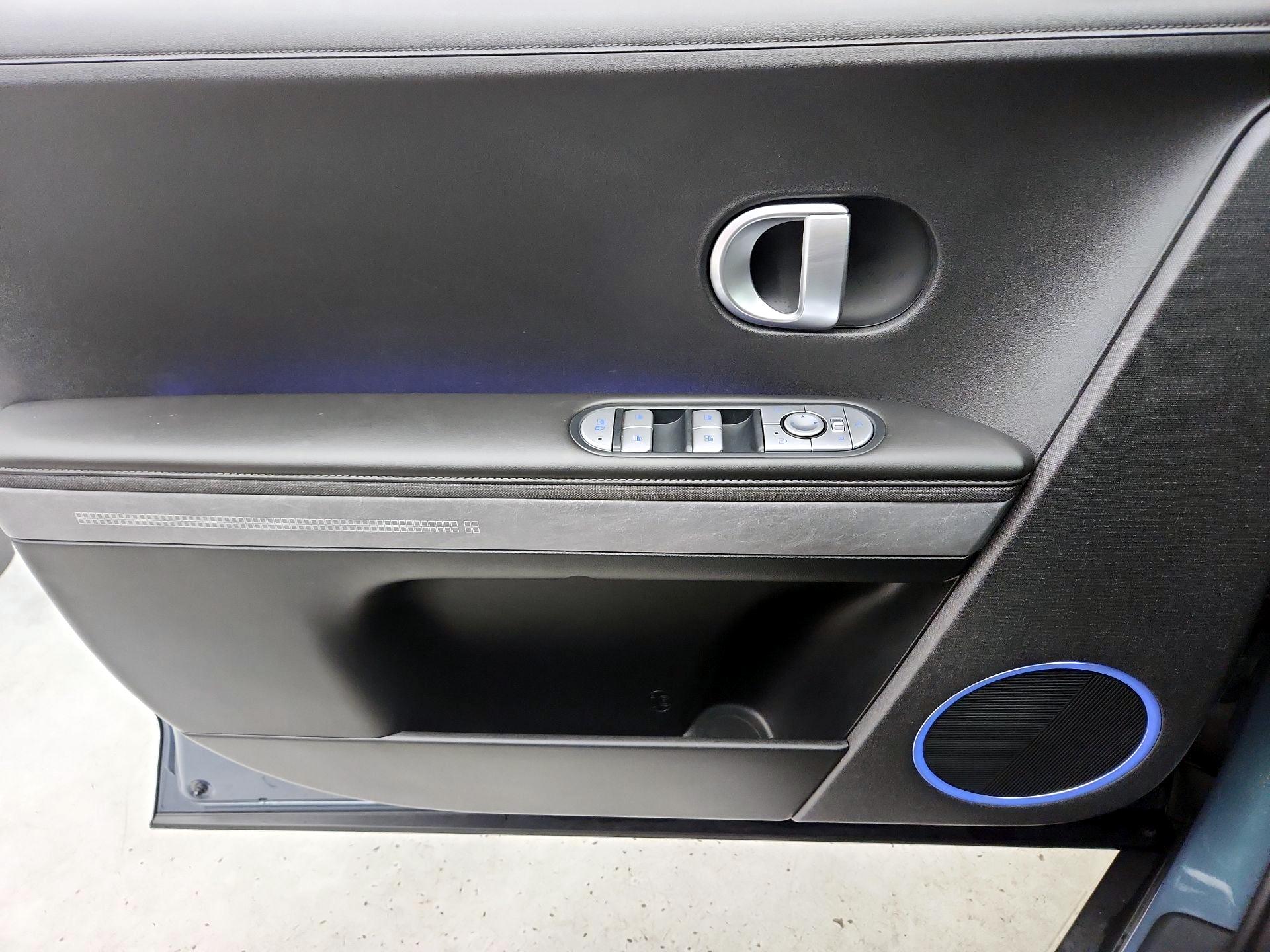 Thumbnail: 2022 Hyundai Ioniq 5 - 12