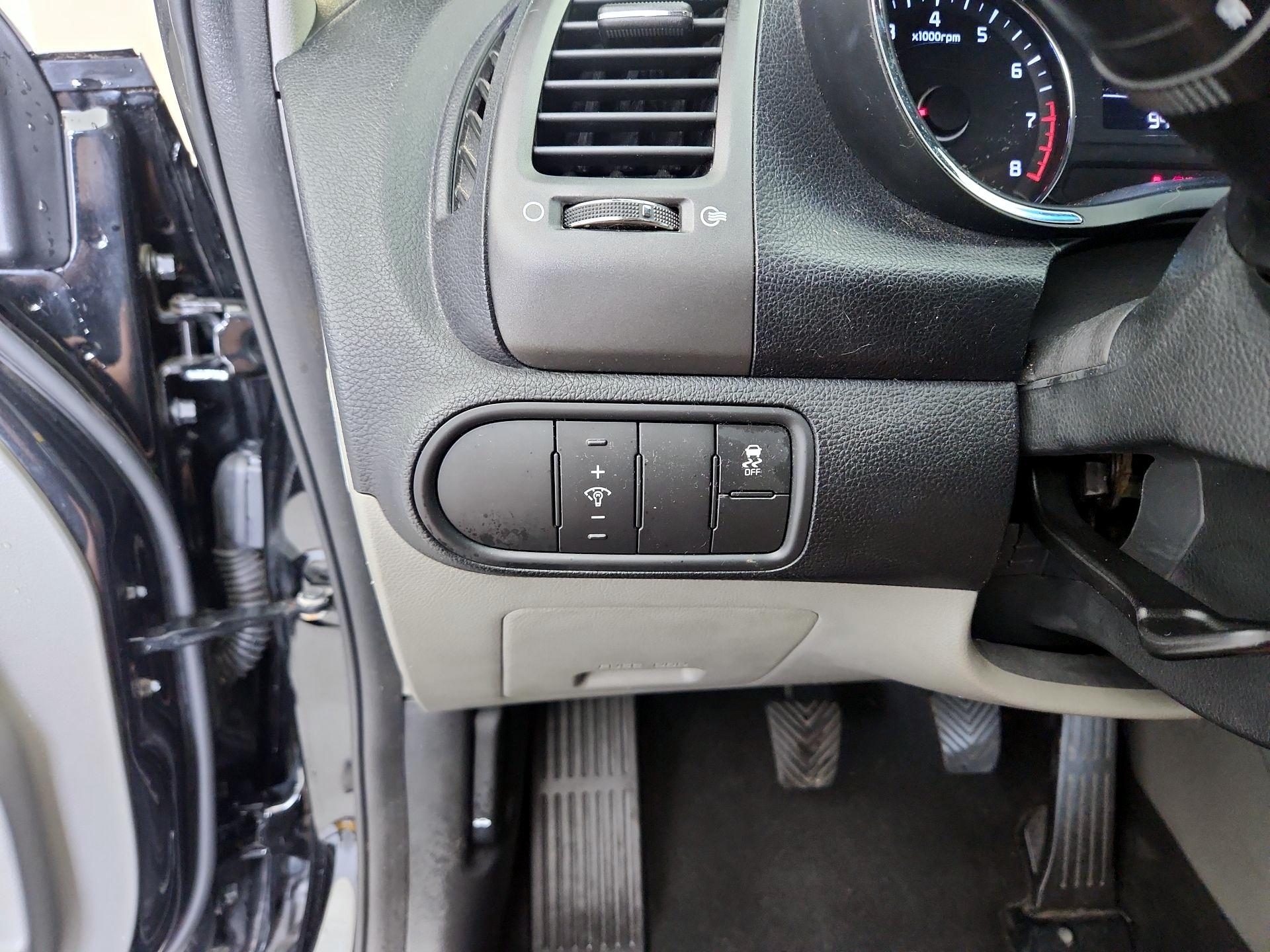 Thumbnail: 2014 Kia Forte - 13