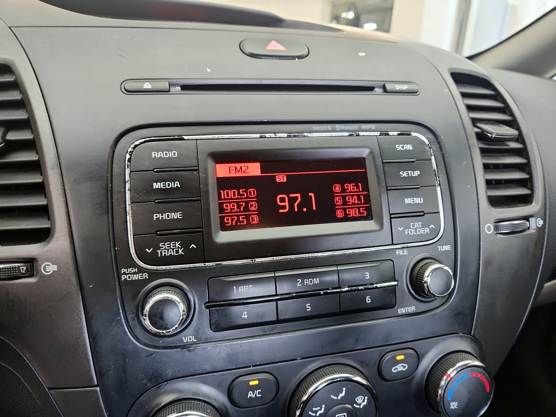 Thumbnail: 2014 Kia Forte - 14
