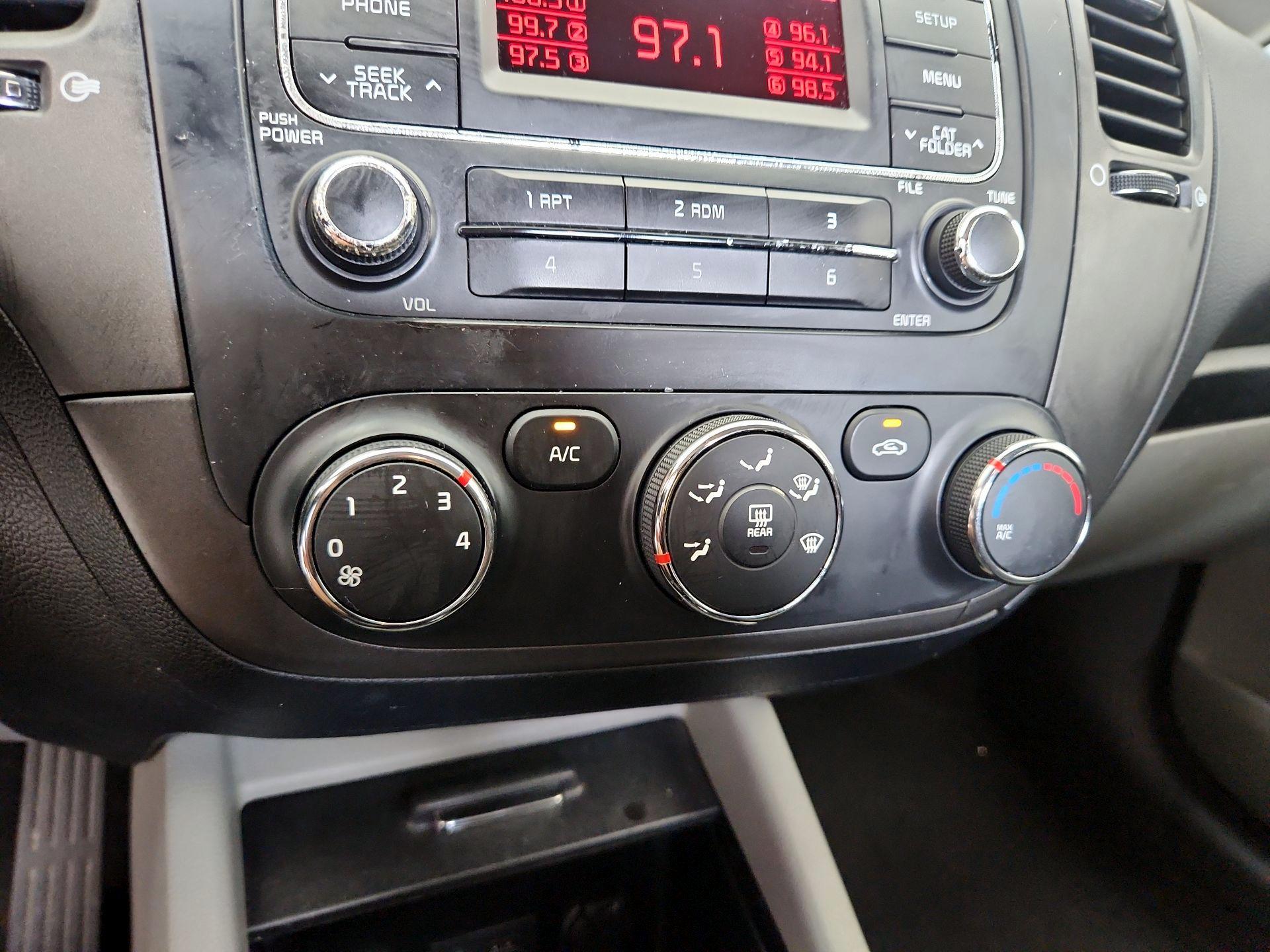 Thumbnail: 2014 Kia Forte - 15