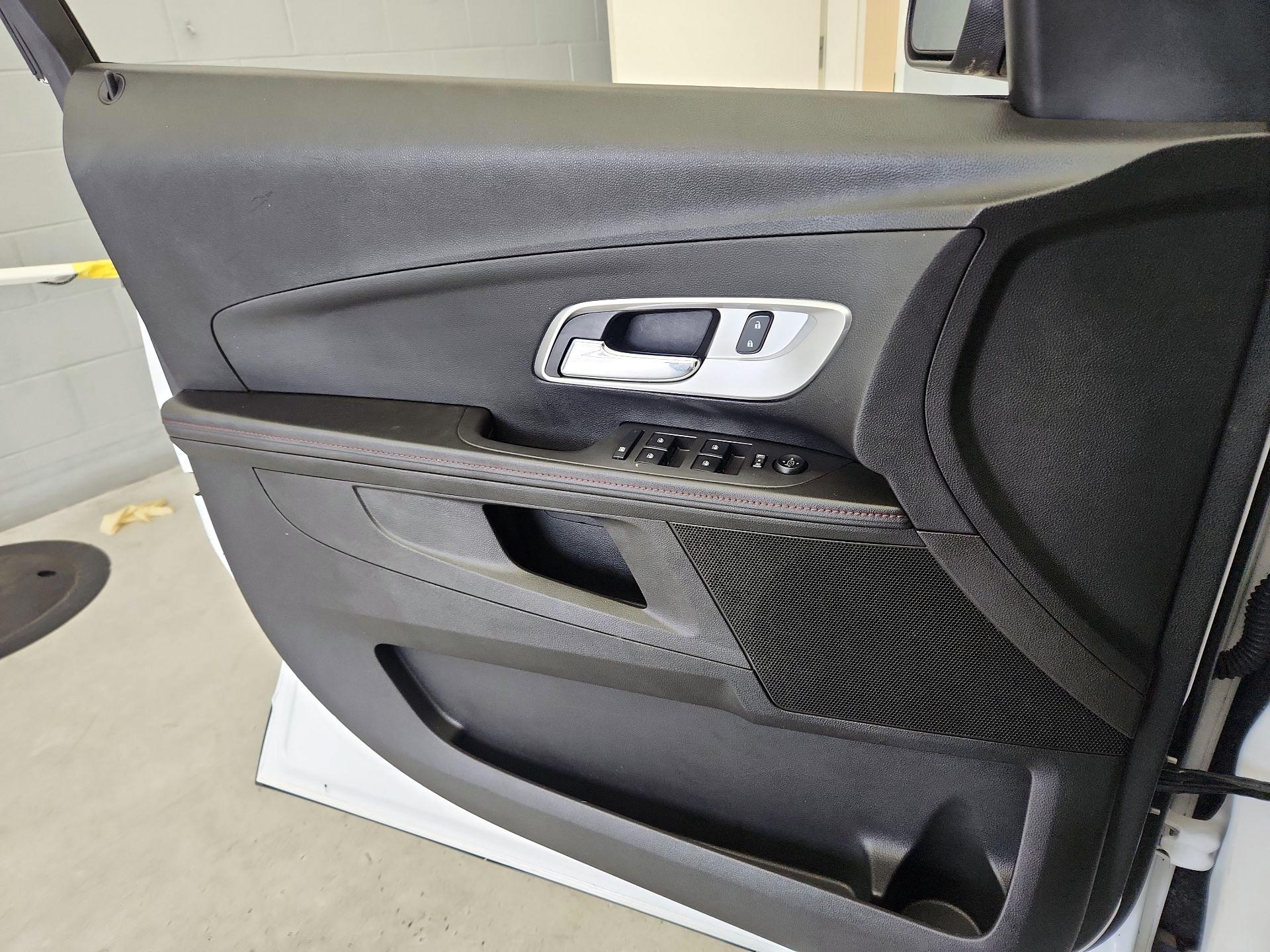Thumbnail: 2015 Chevrolet Equinox - 12