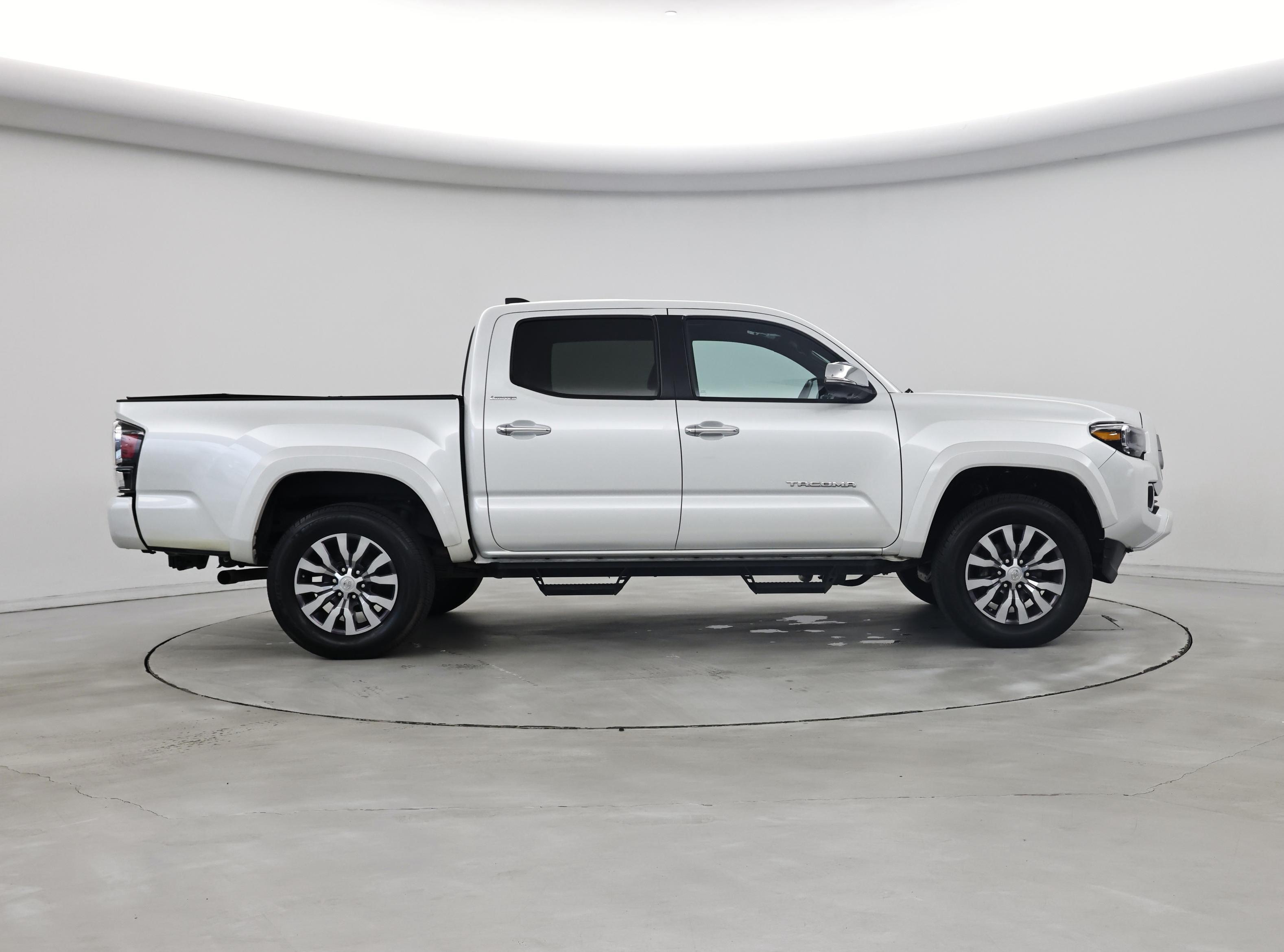 Thumbnail: 2021 Toyota Tacoma - 7
