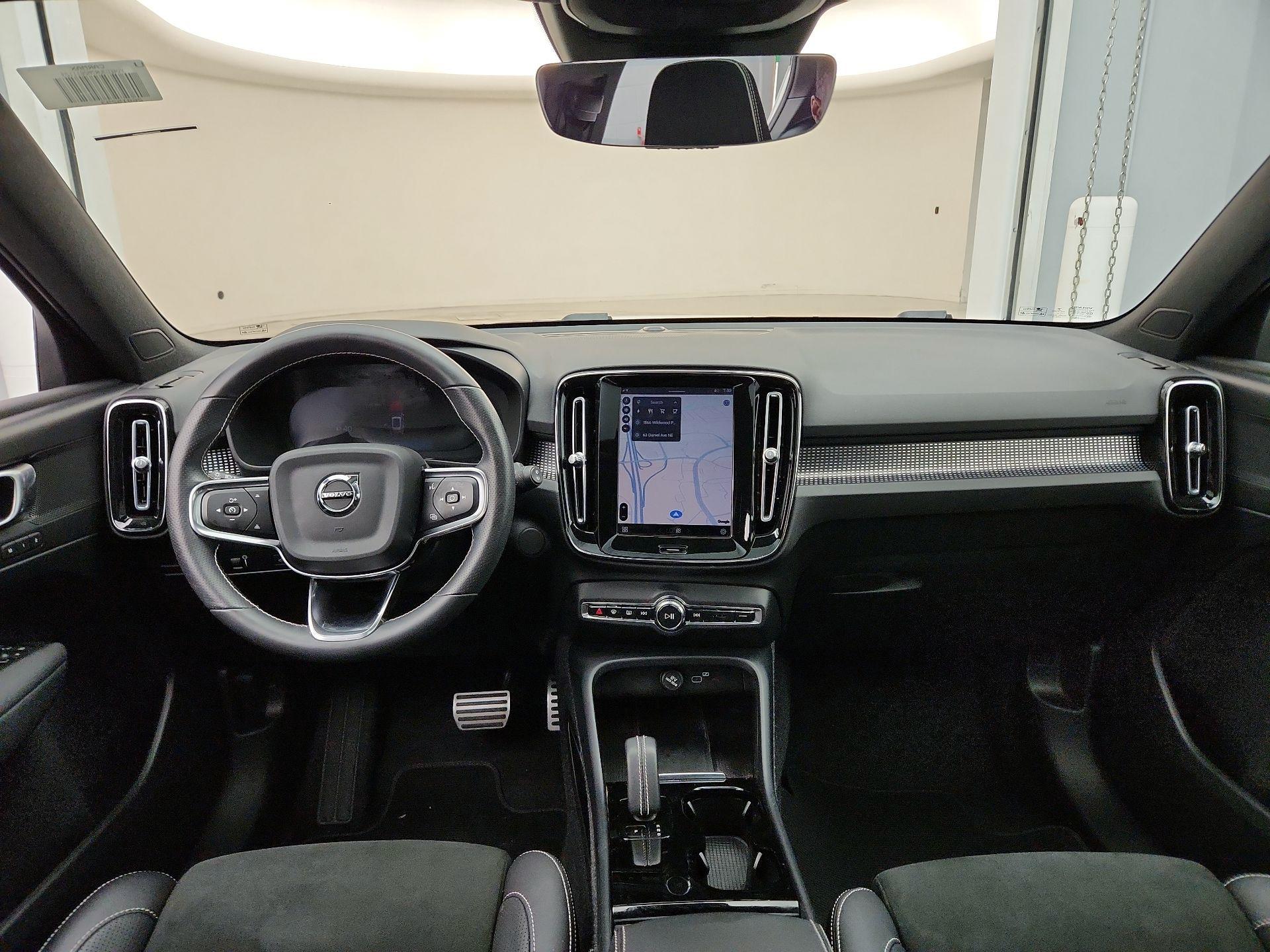 Thumbnail: 2021 Volvo XC40 - 9