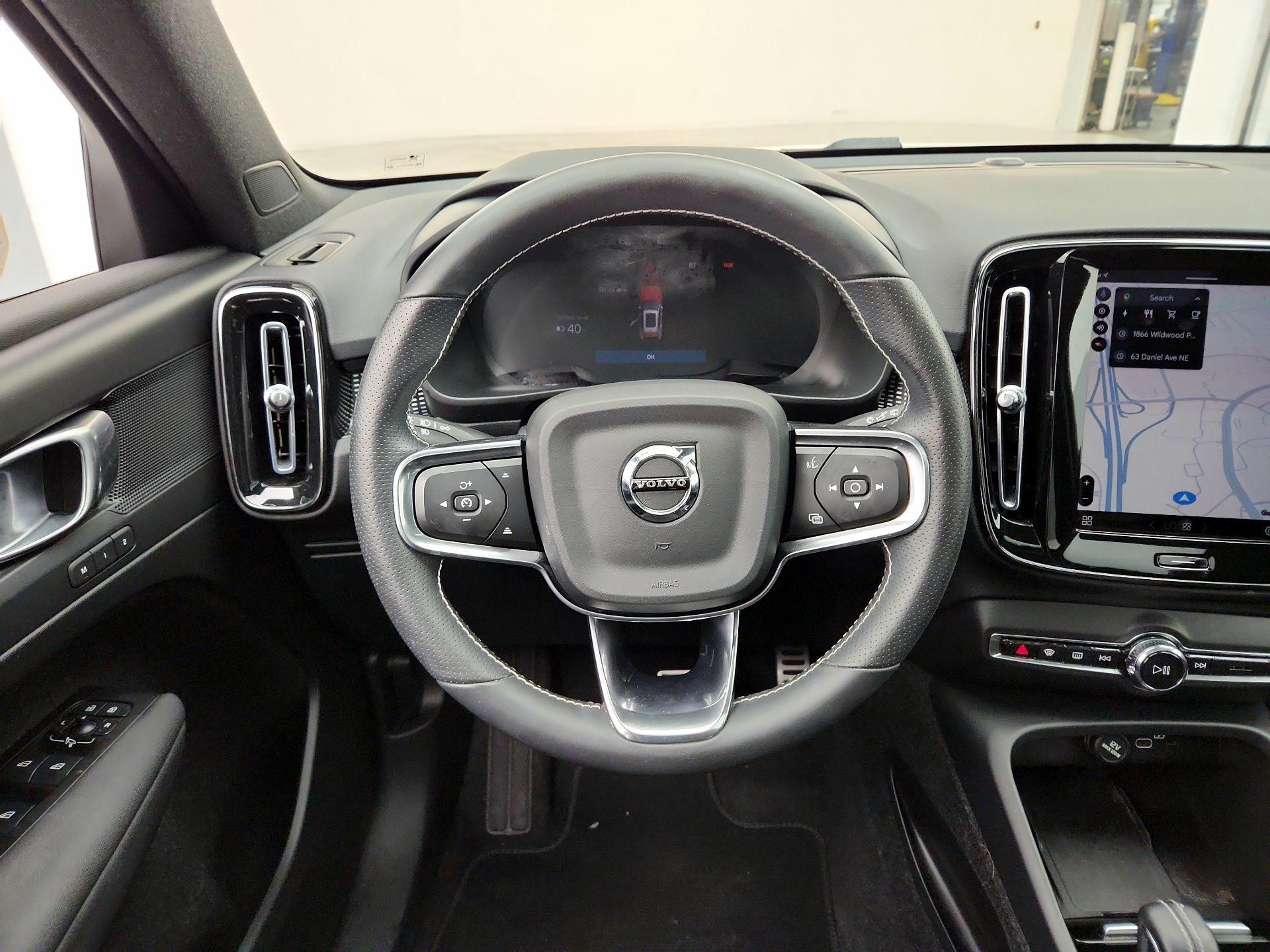 Thumbnail: 2021 Volvo XC40 - 10