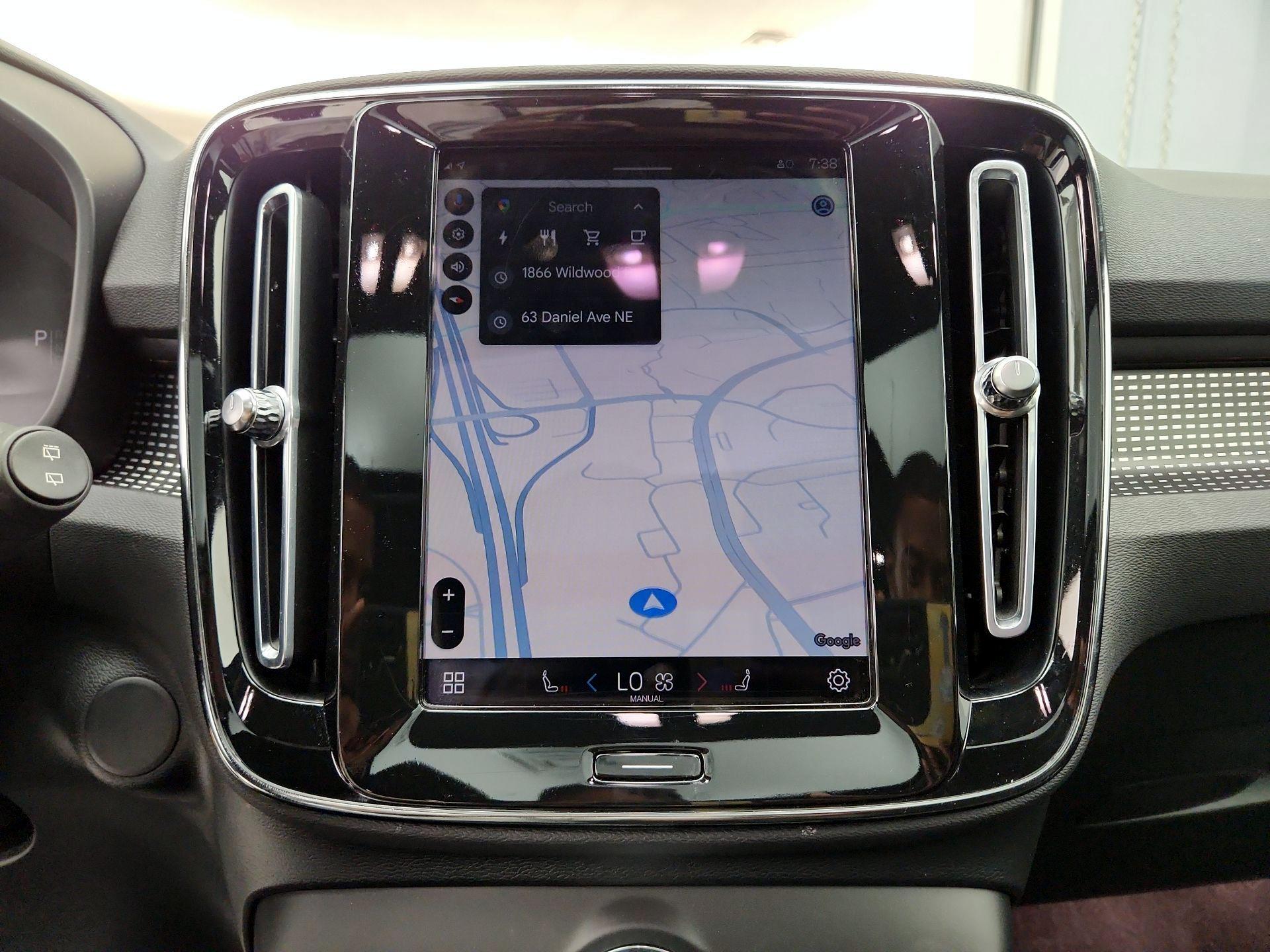 Thumbnail: 2021 Volvo XC40 - 14