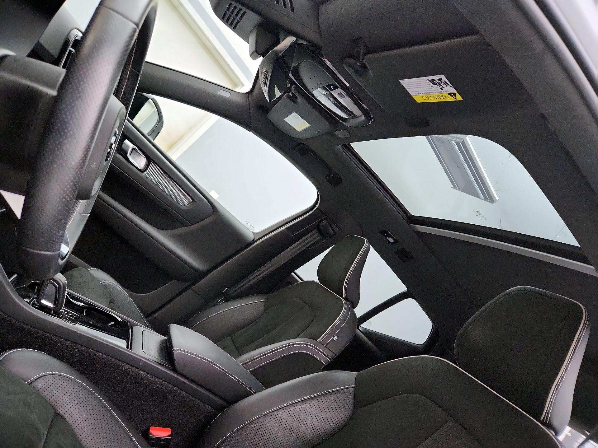 Thumbnail: 2021 Volvo XC40 - 20