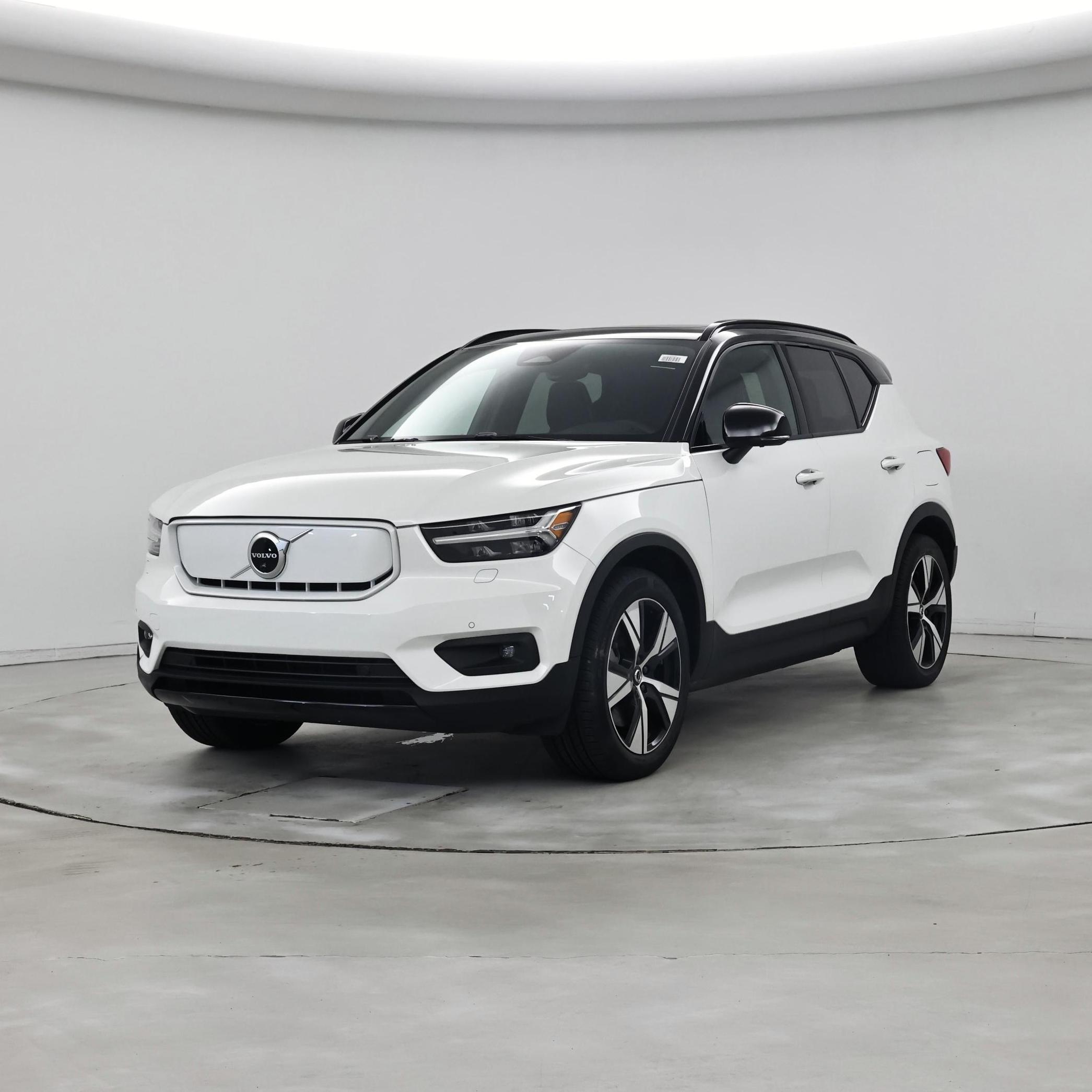 Thumbnail: 2021 Volvo XC40 - 4