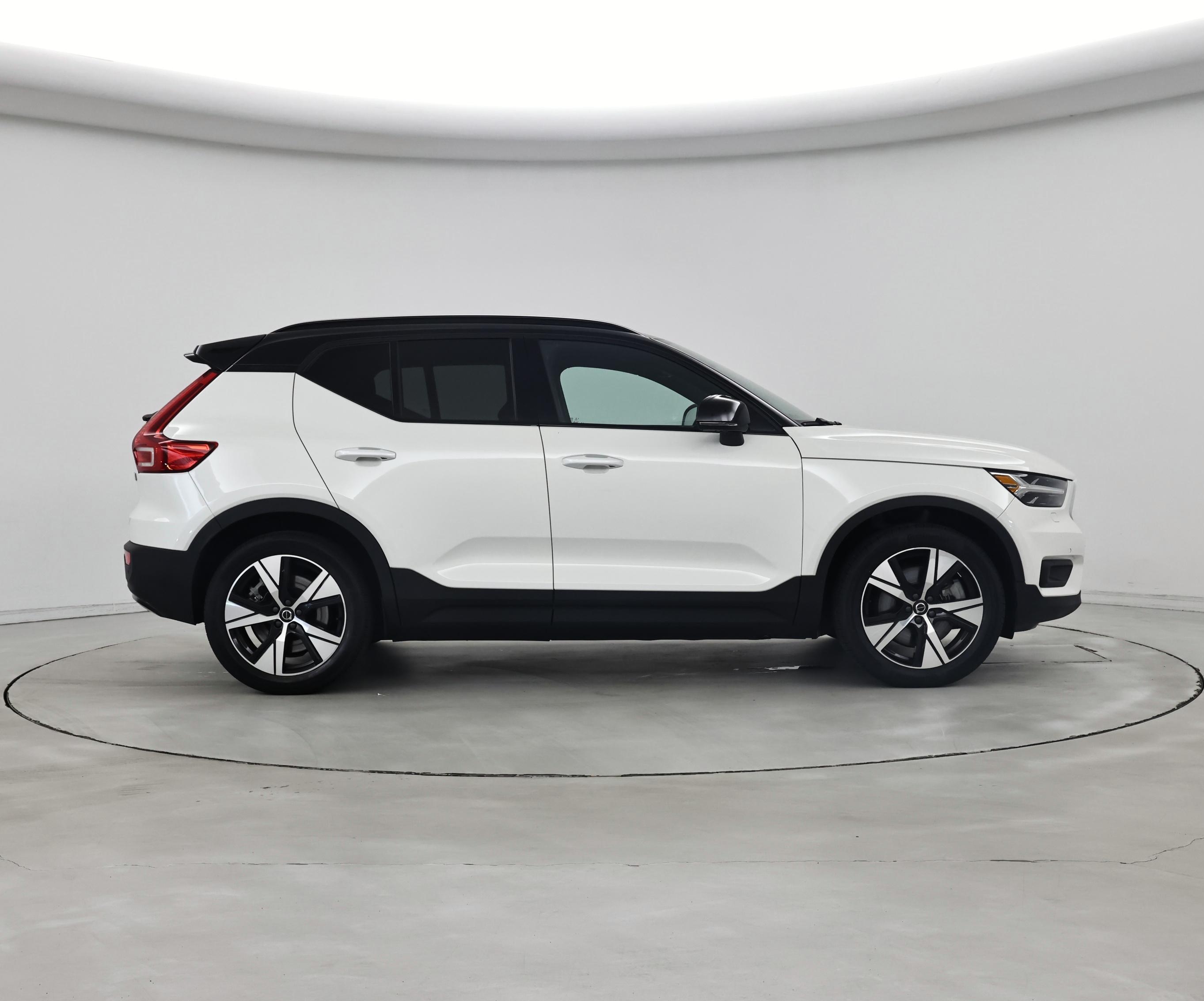 Thumbnail: 2021 Volvo XC40 - 7