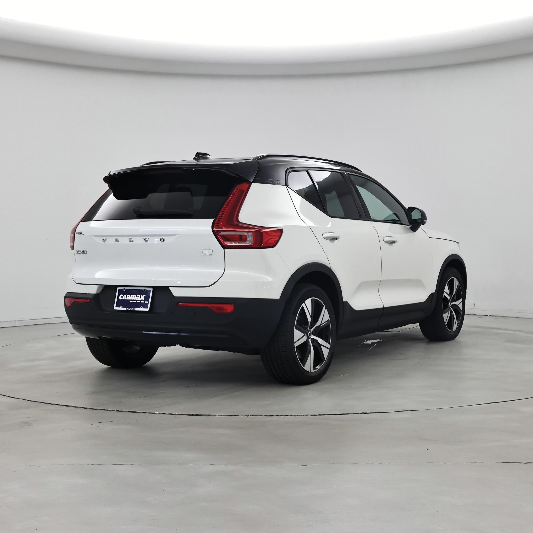 Thumbnail: 2021 Volvo XC40 - 8