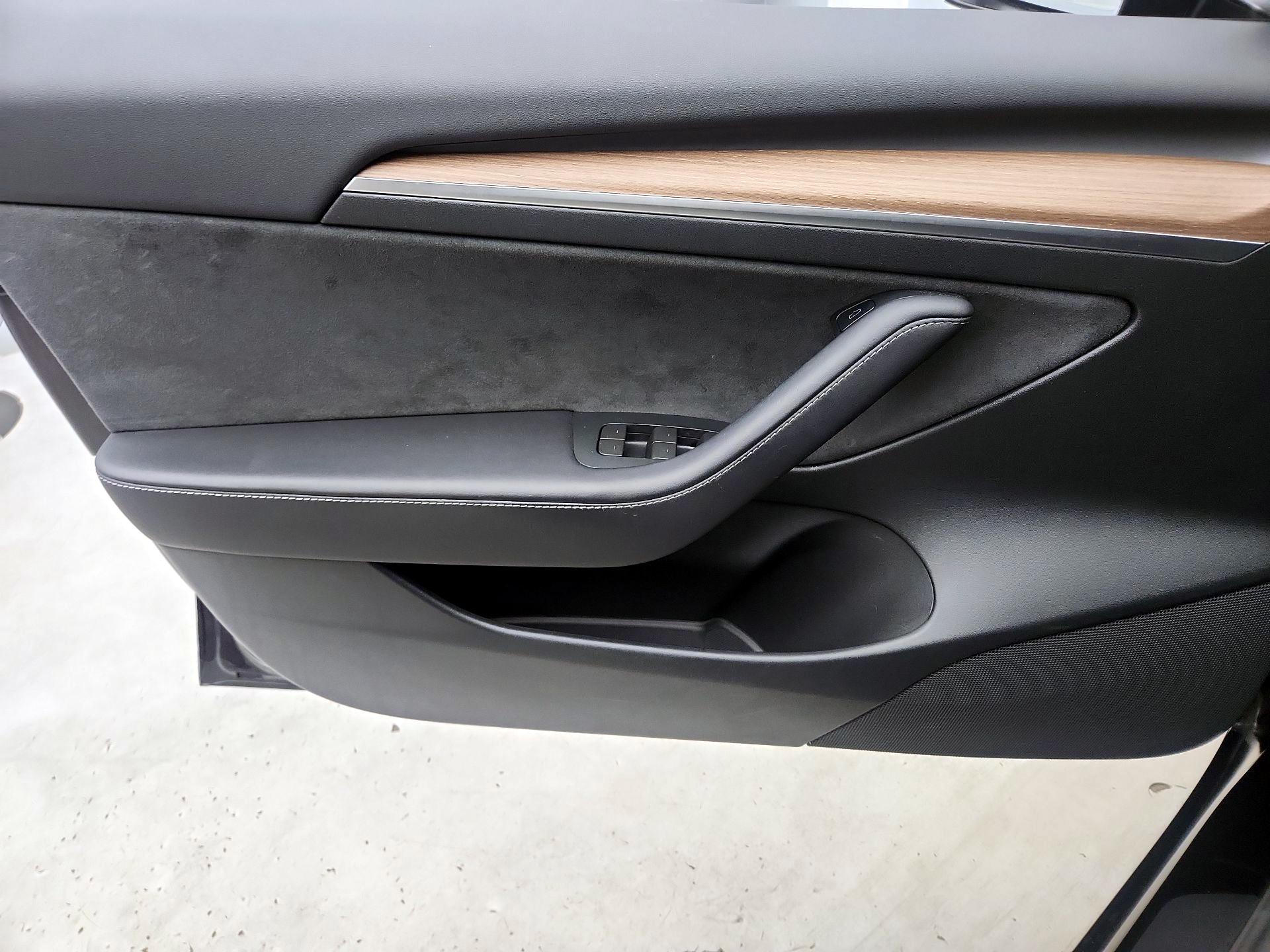 Thumbnail: 2023 Tesla Model 3 - 12