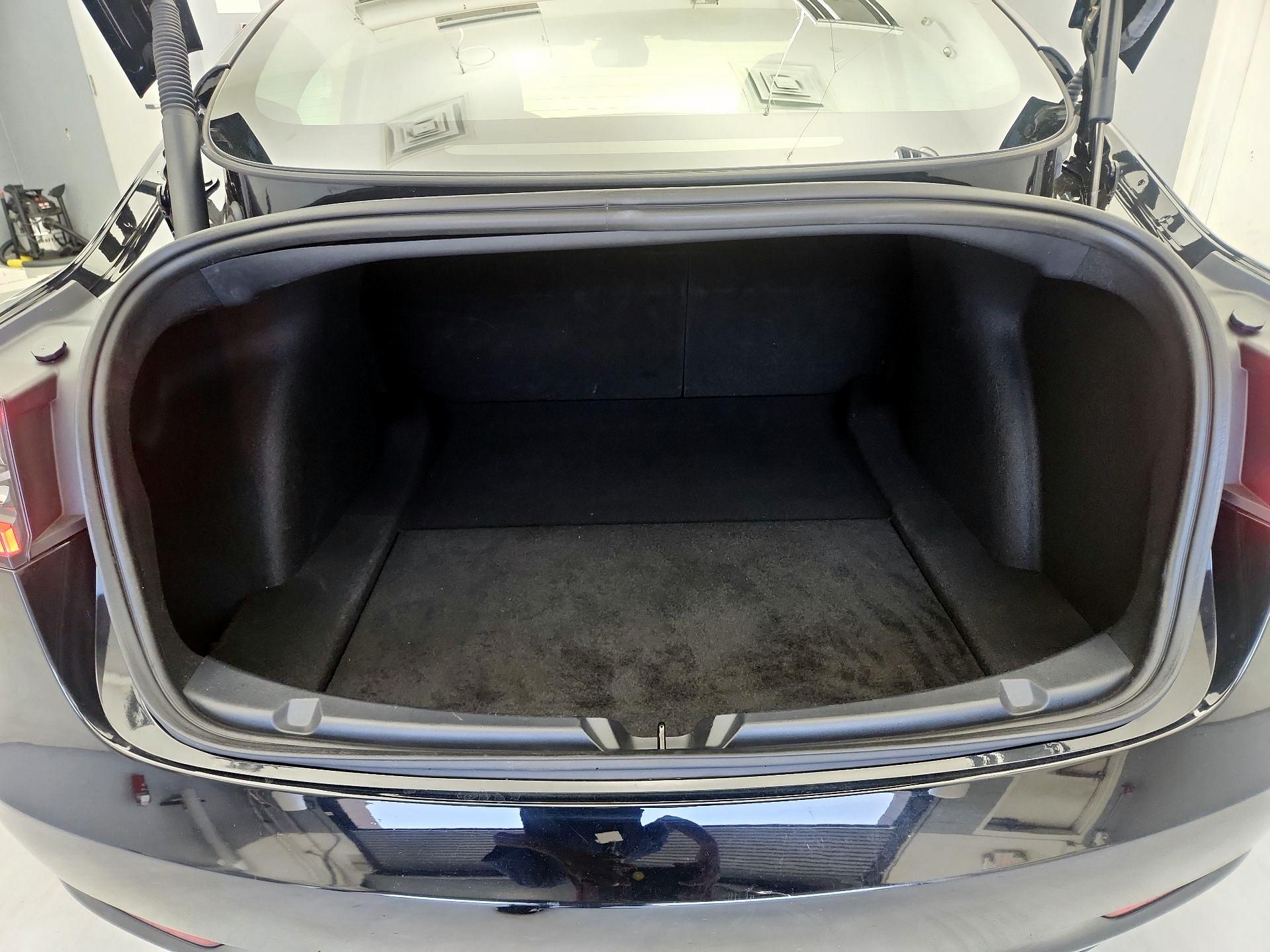 Thumbnail: 2023 Tesla Model 3 - 19