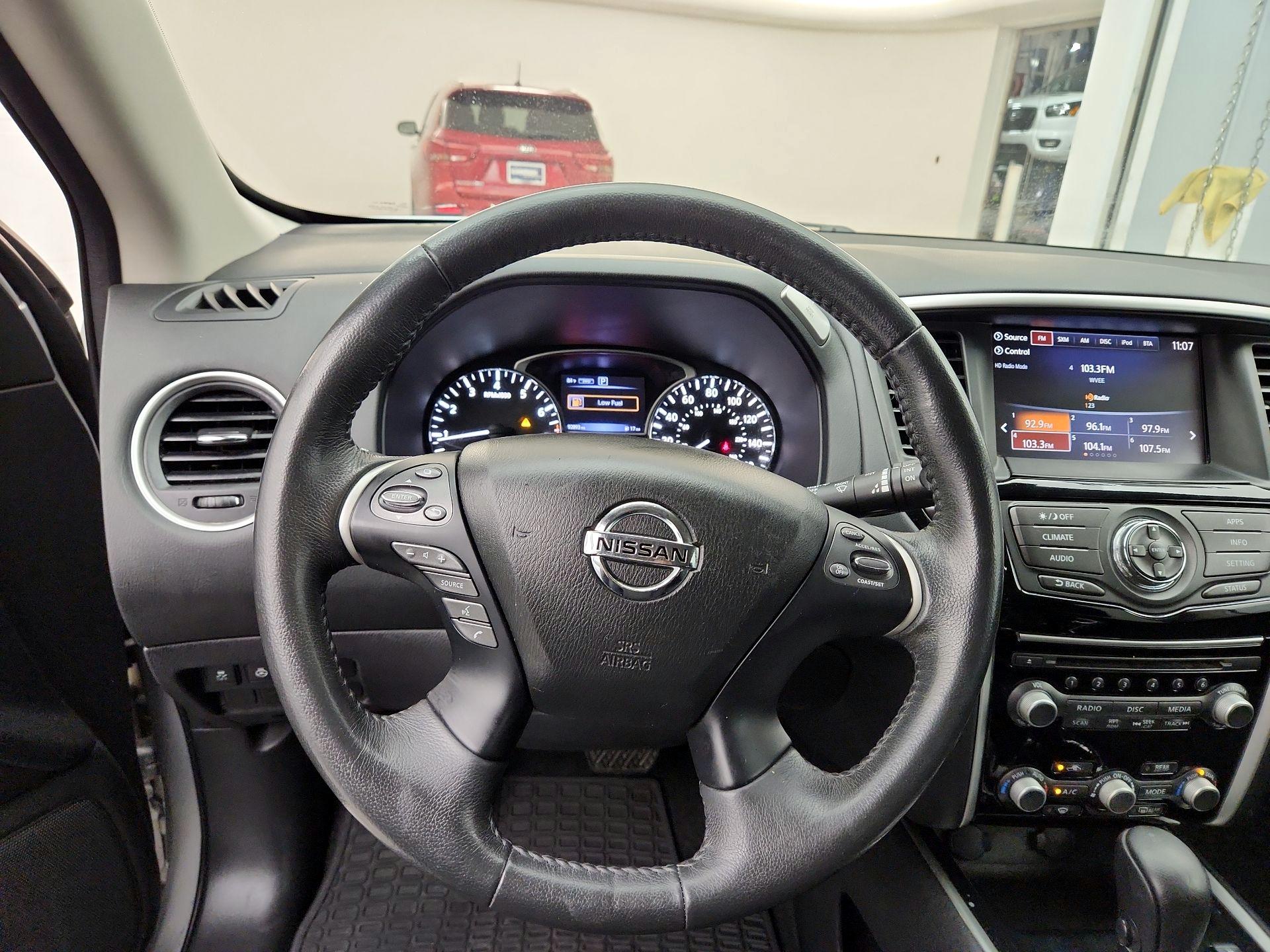 Thumbnail: 2017 Nissan Pathfinder - 10