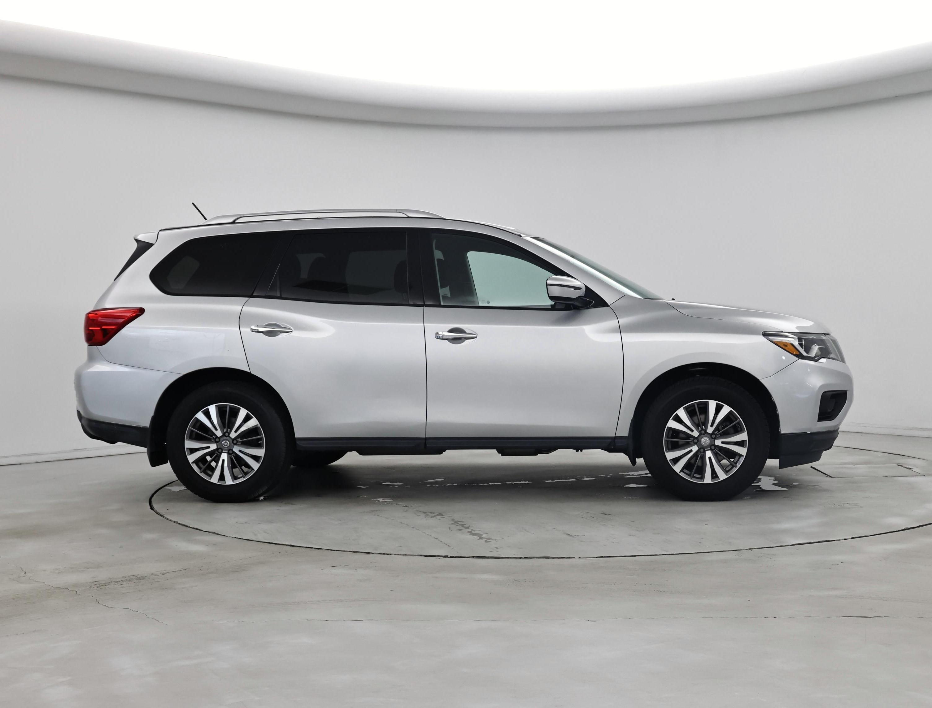 Thumbnail: 2017 Nissan Pathfinder - 7